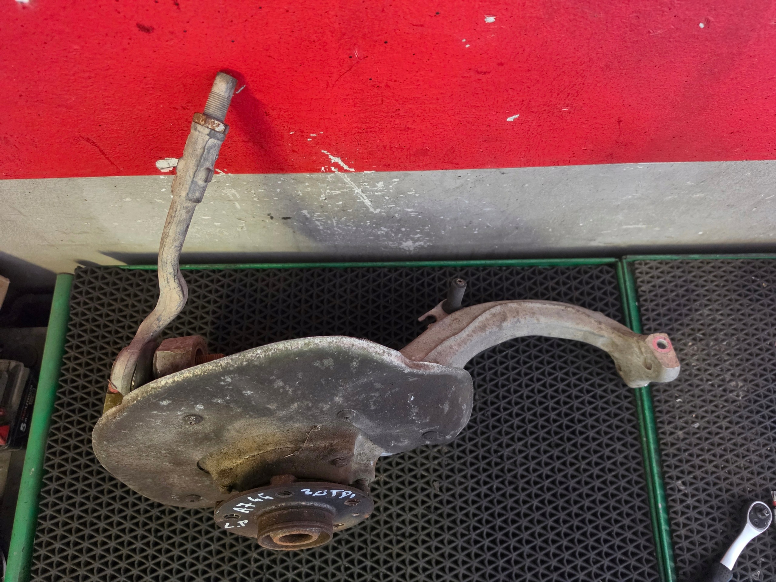 Pivot de direction gauche avant OEM 4G0407241 Audi A6