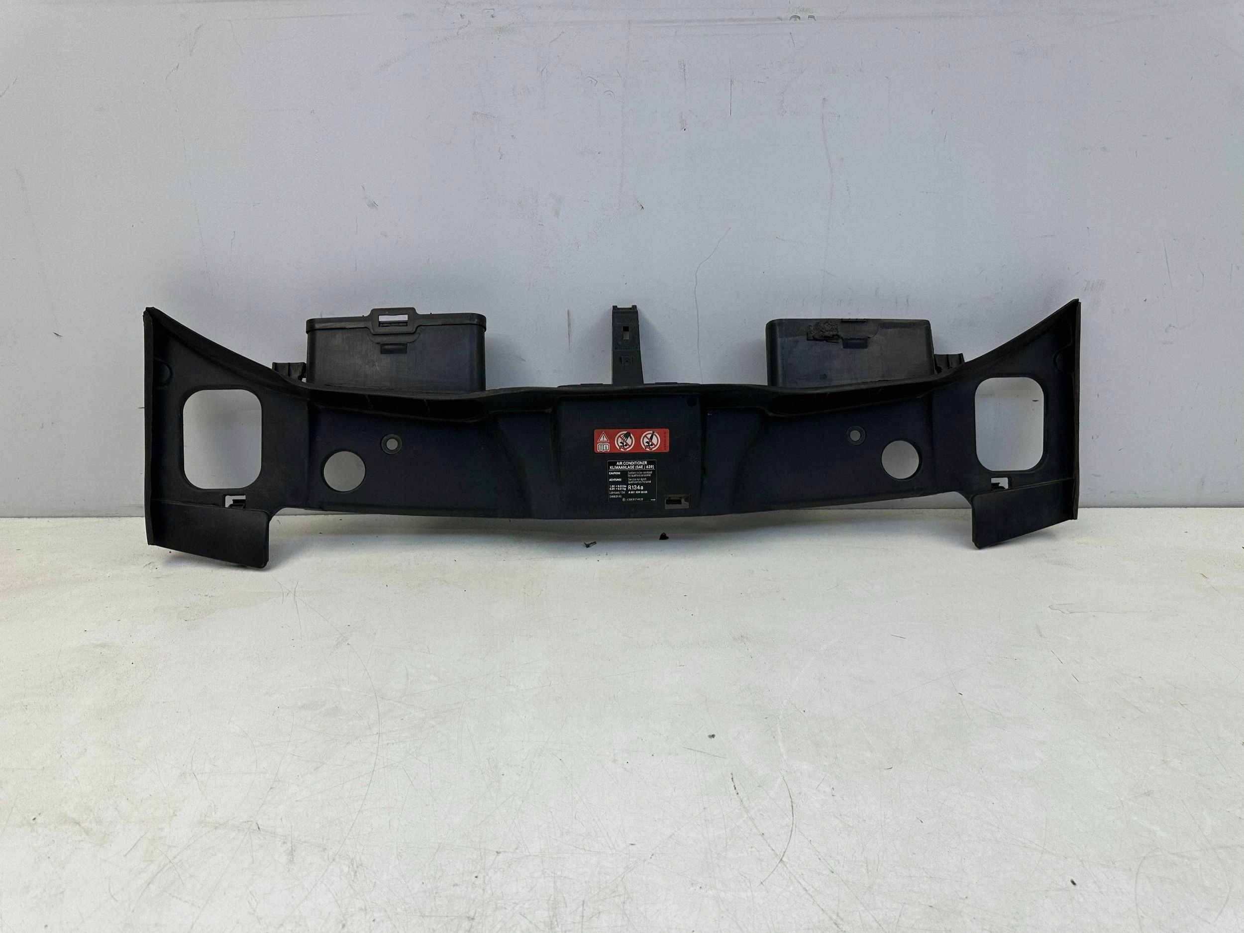Capa cinto dianteiro OEM A2185000755 Mercedes CLS image 2
