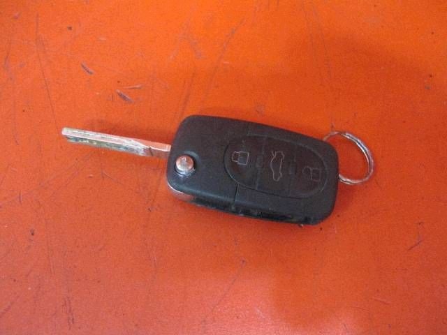 Audi A4 Stacyjka OEM 4B0905851 - Pieza Usada image 5