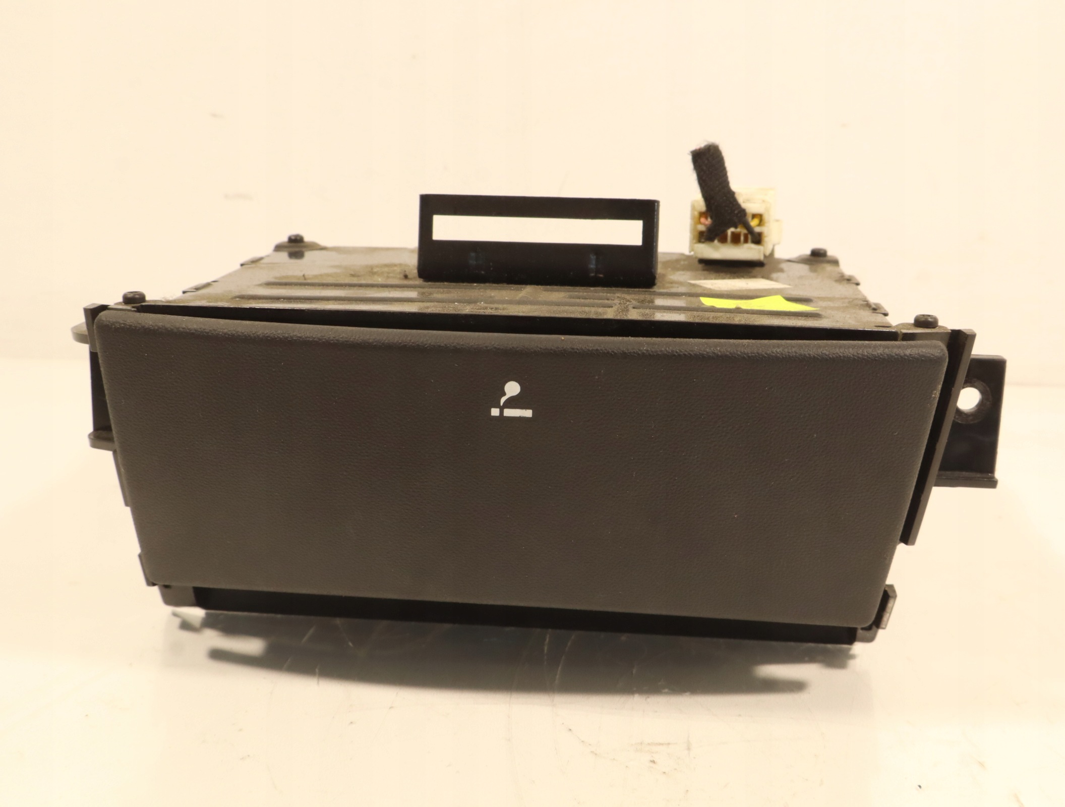 Cendrier Kia OEM 84550-1H100 pour Pro Ceed 2006- image 2