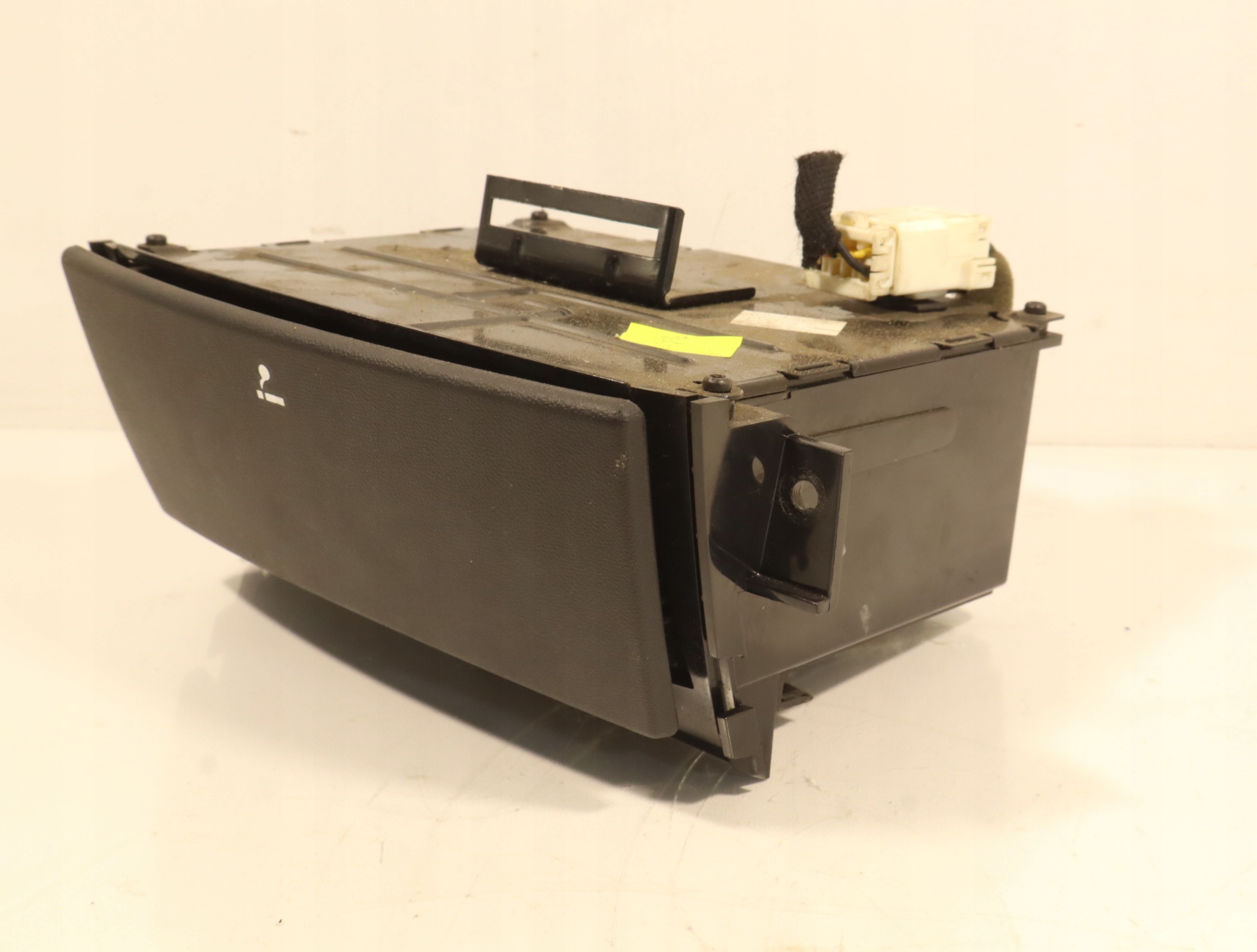 Cendrier Kia OEM 84550-1H100 pour Pro Ceed 2006- image 3