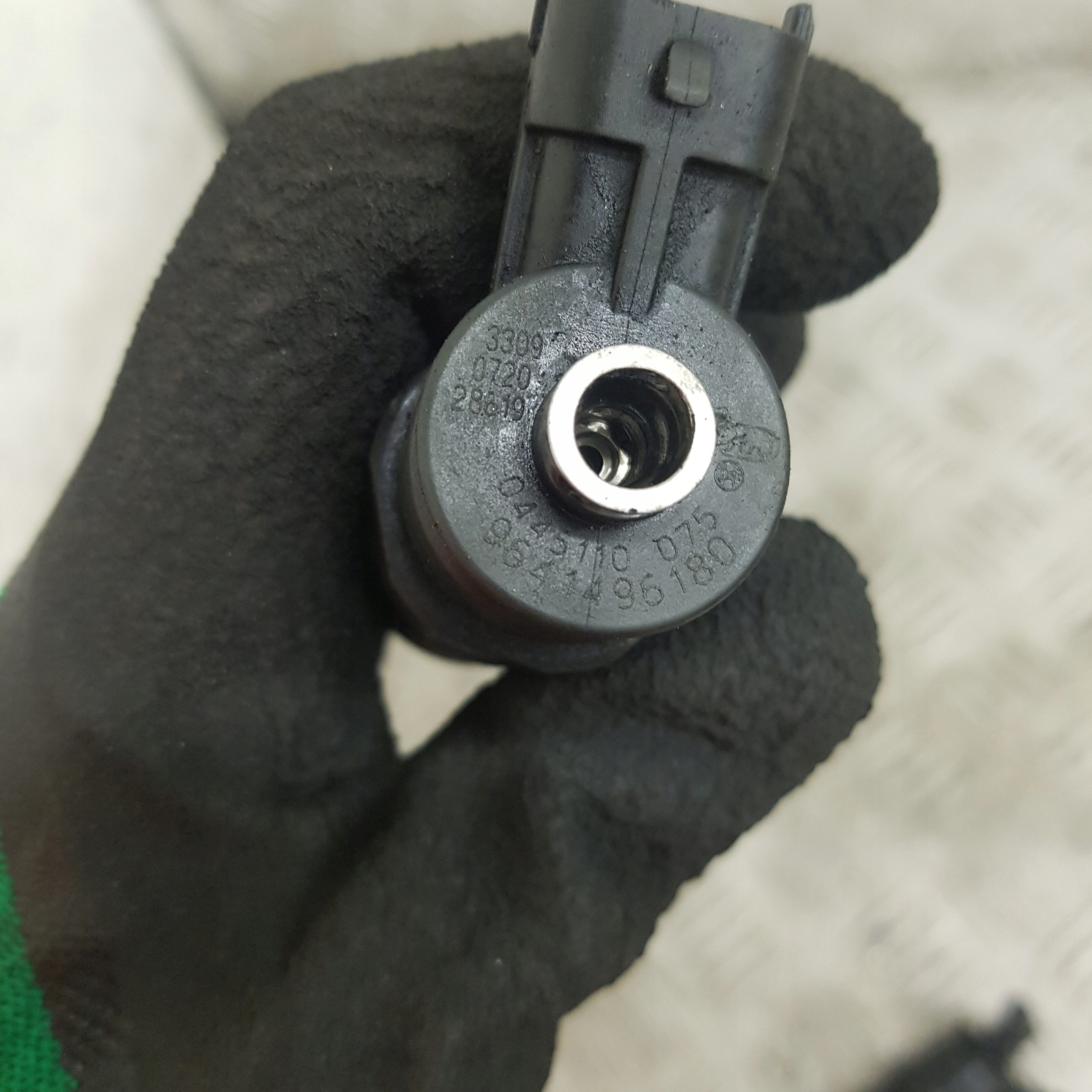 Bosch Einspritzdüse OEM 0445110075 für Citroen C2 C3 Nemo image 3