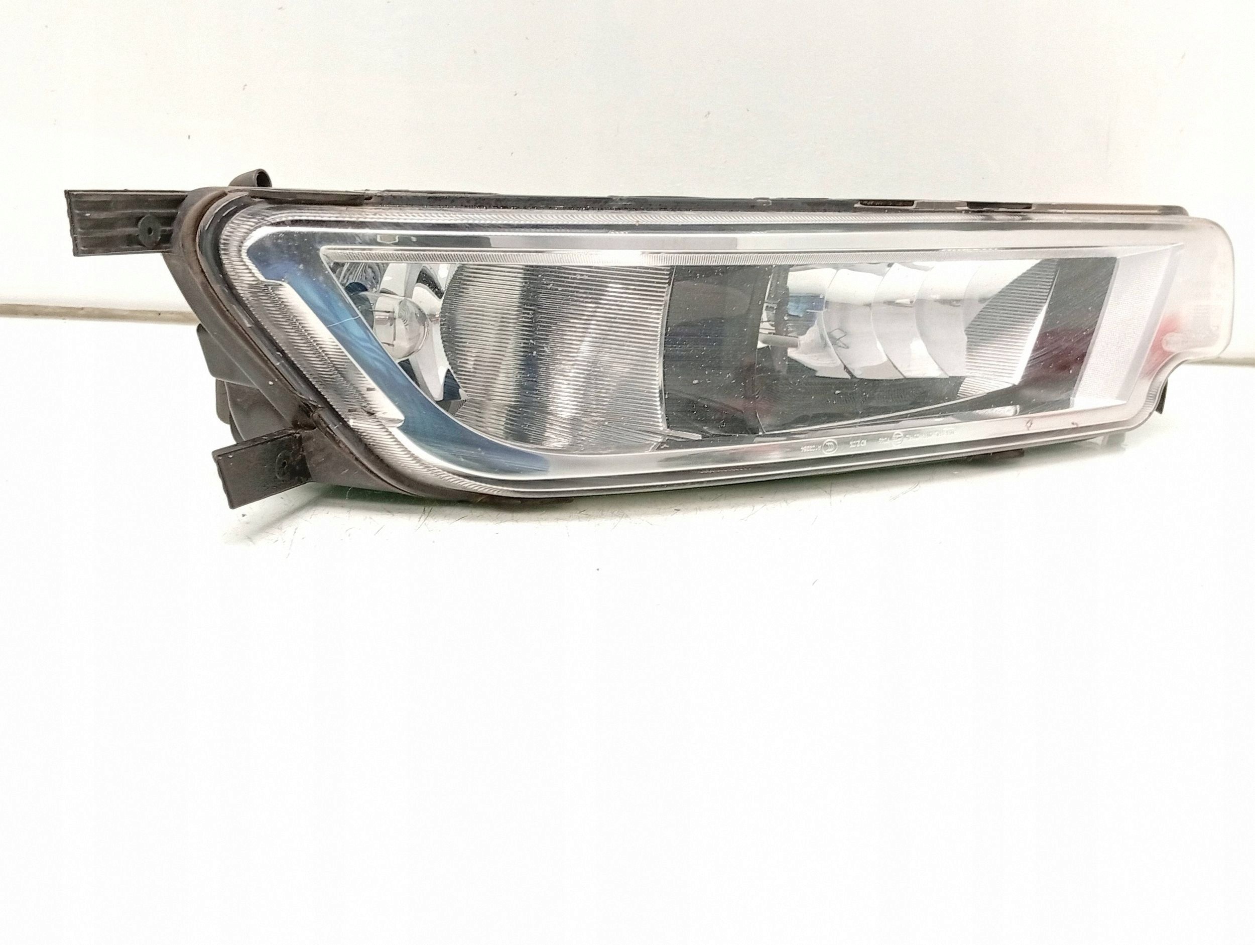 Faro Halógeno Izquierdo VW Passat B8 OEM 3G0941661E image 2