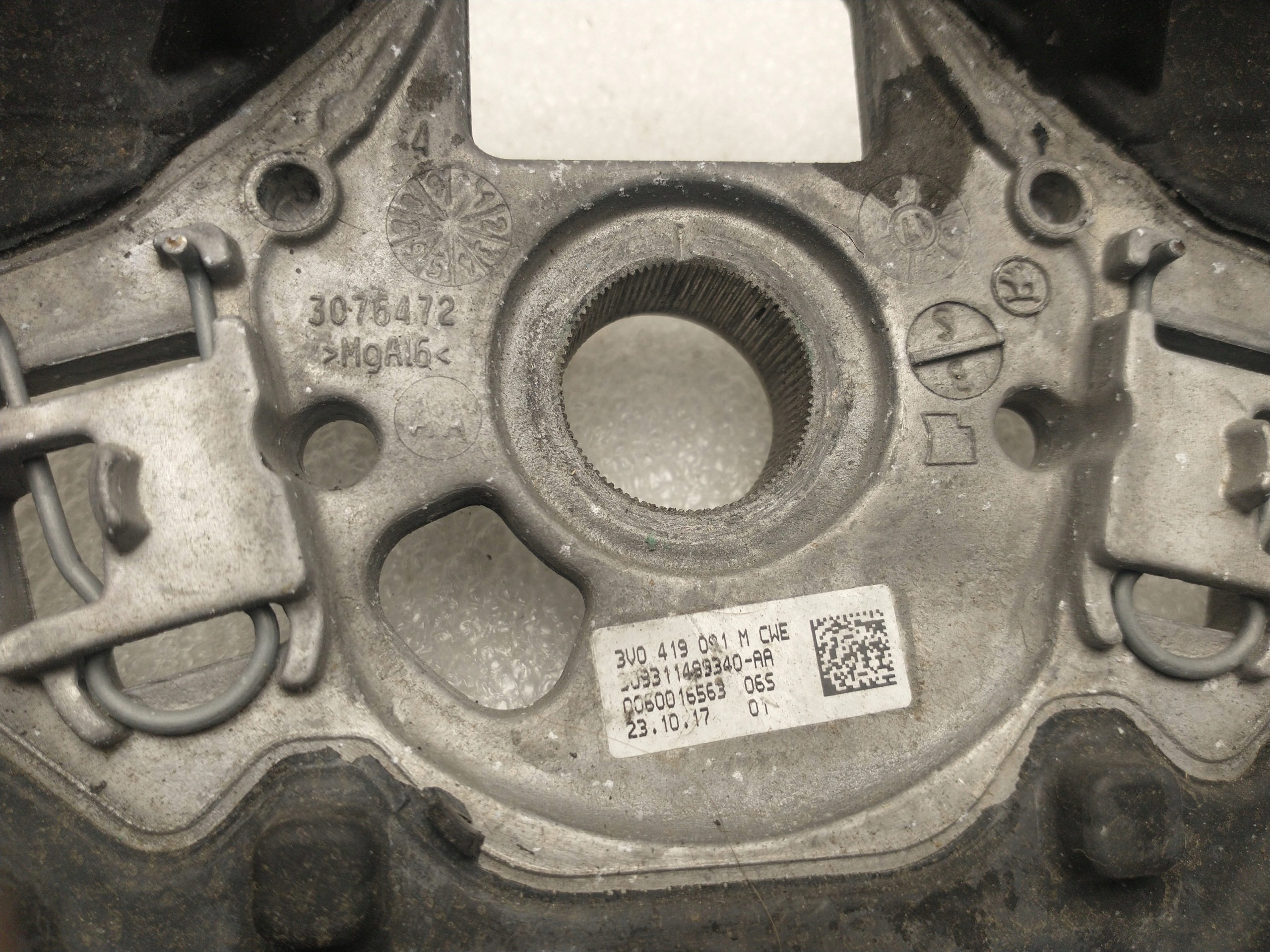 Volante Skoda Superb III OEM 3V0419091M Pás image 8