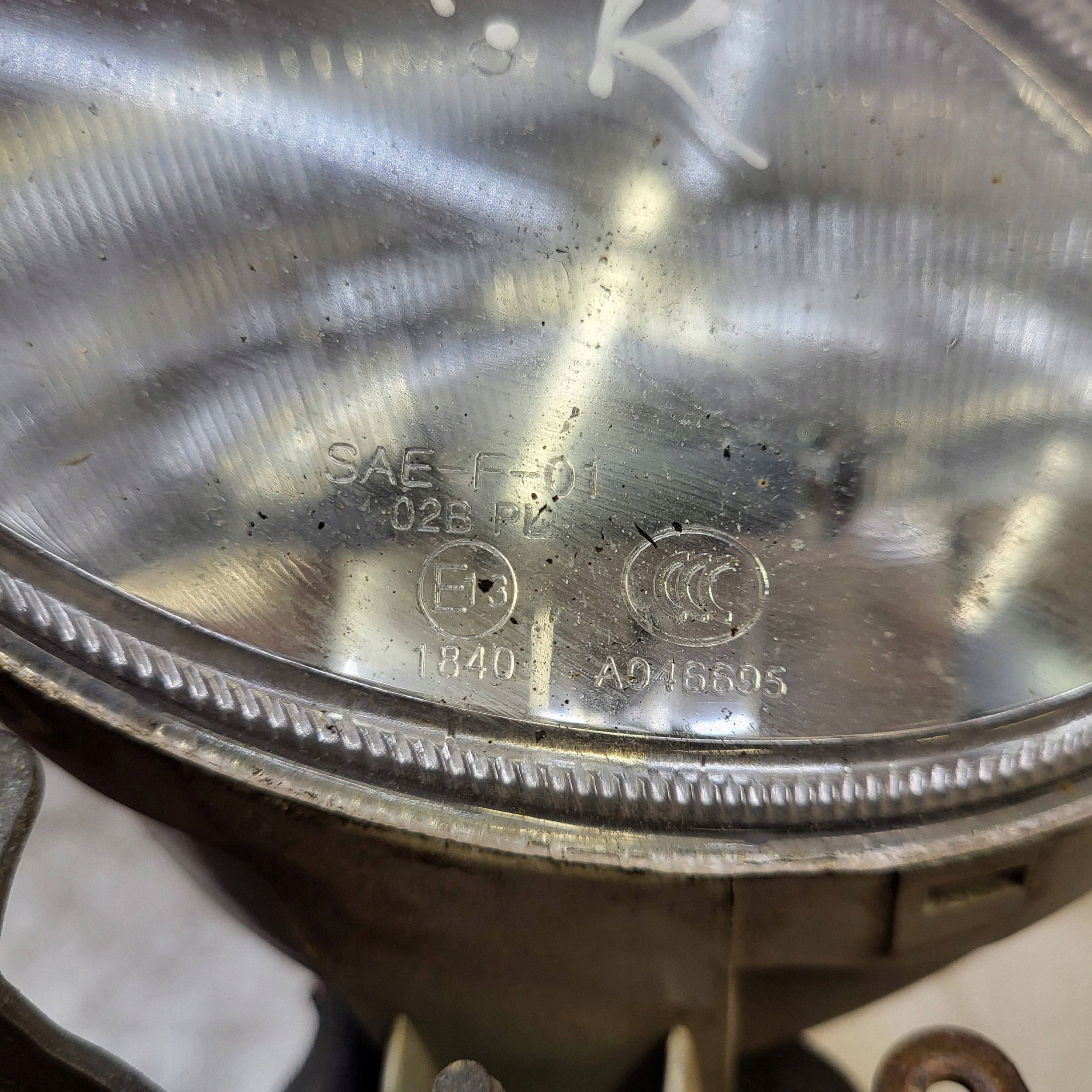 Faro derecho Hyundai OEM A046695 - Usado image 5