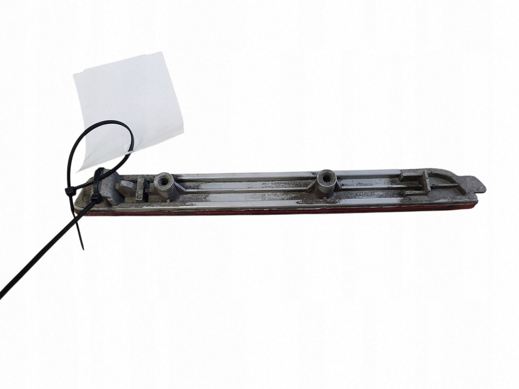 Oikea takapuskurin heijastin Mazda OE A052889