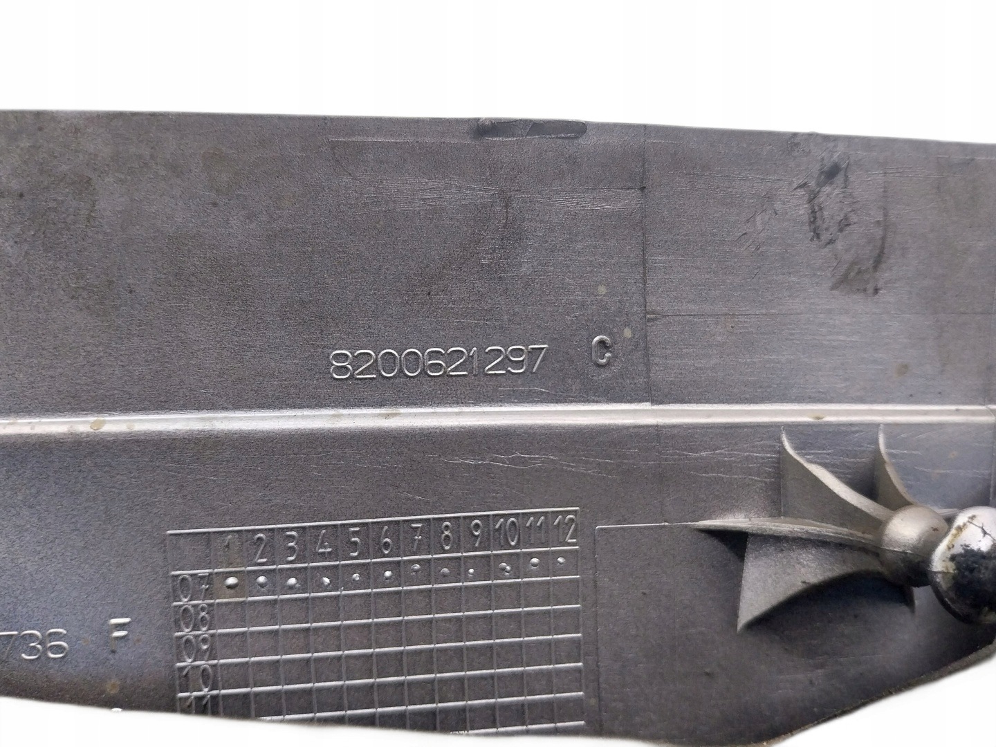 Moottorikansi Yläkansi OEM 8200621297 Renault