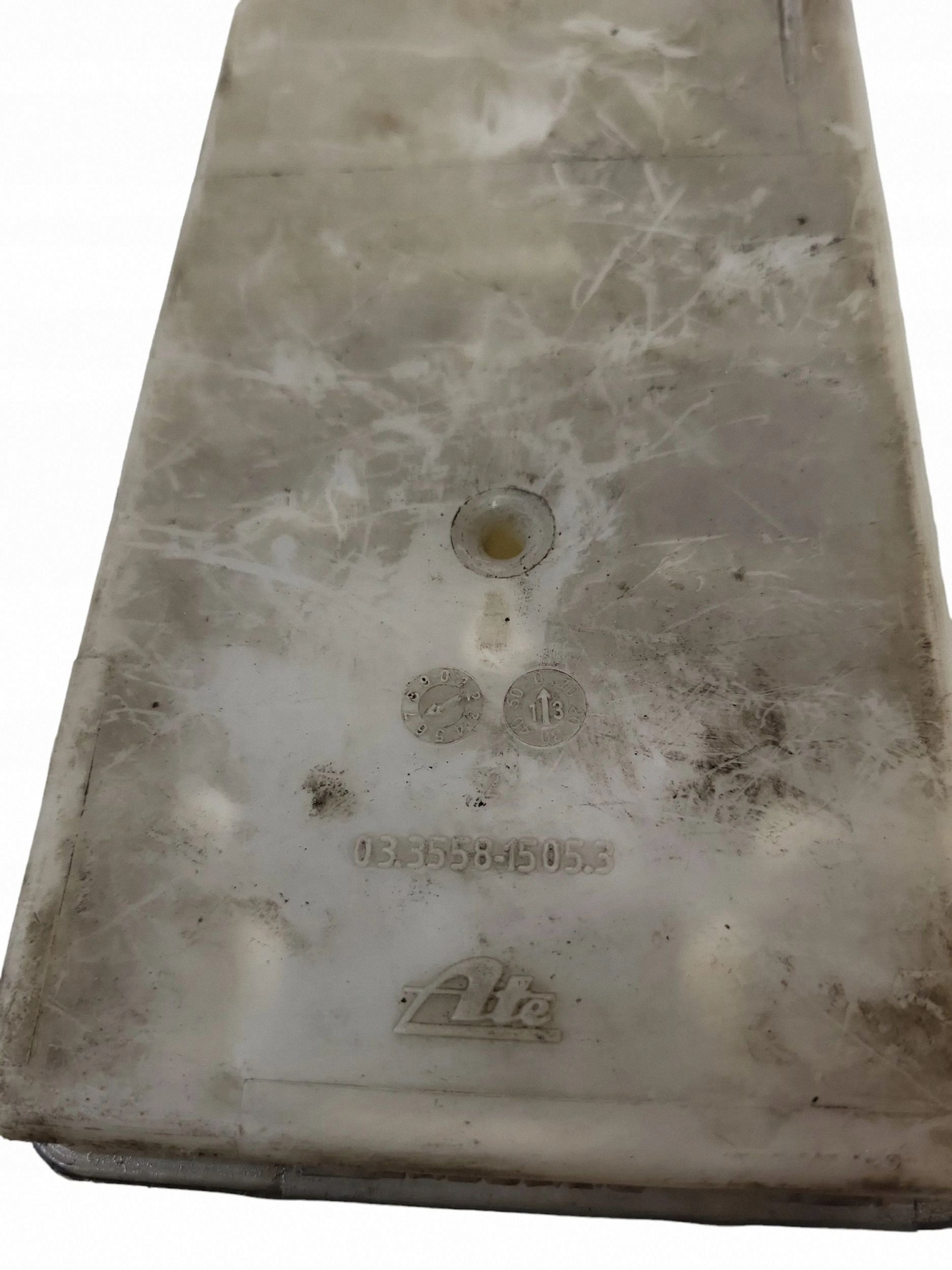 Bremsflüssigkeitsbehälter OEM 03355815053 für Peugeot 3008 image 3