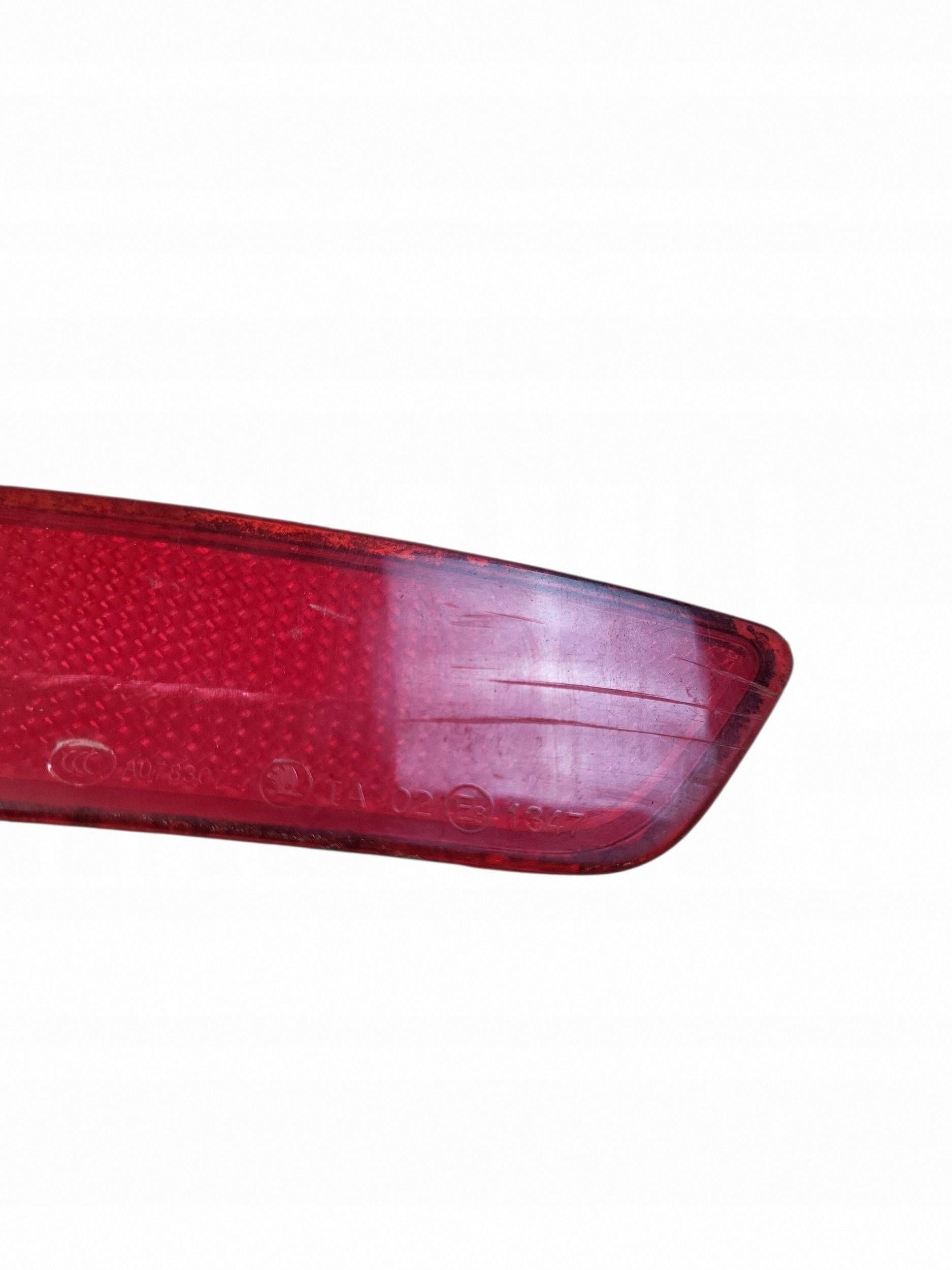 Käytetty oikea takareflektori OEM 5L0945106A Skoda Yeti
