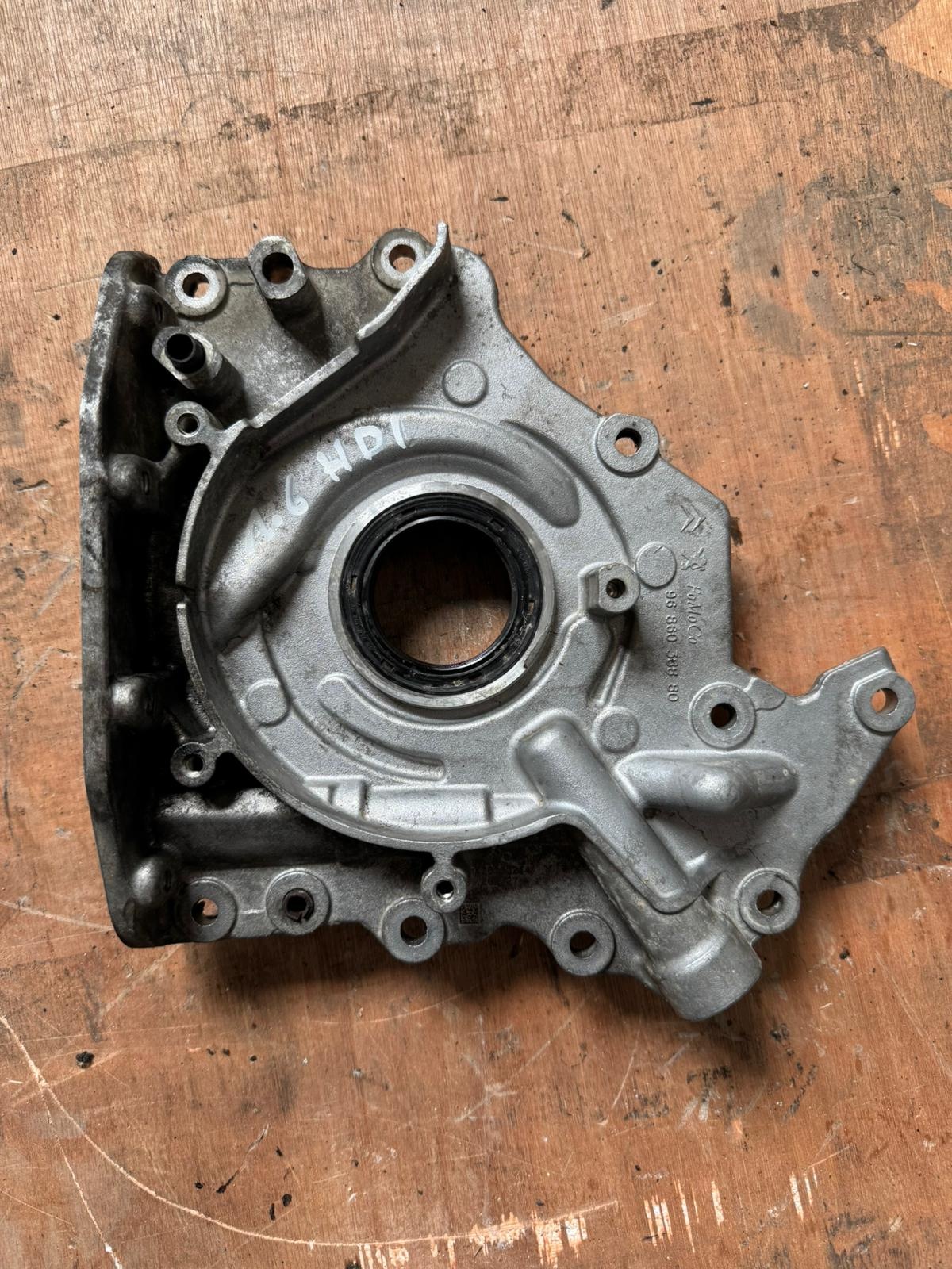 Pompe à huile OEM 9686038880 pour Ford Focus MK3 image 2