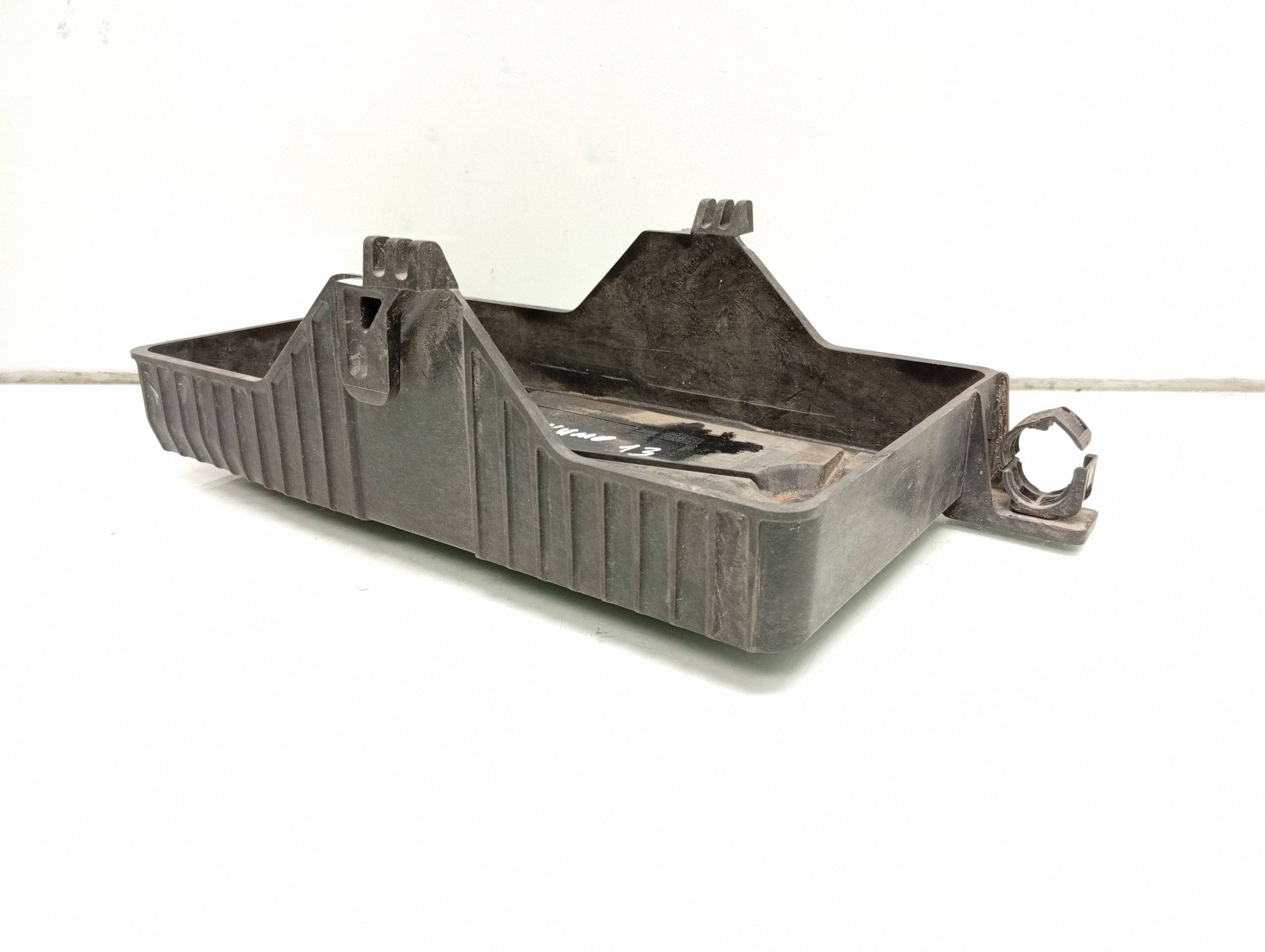 Mazda akkupohja OEM GAM656041 6 Sedanille