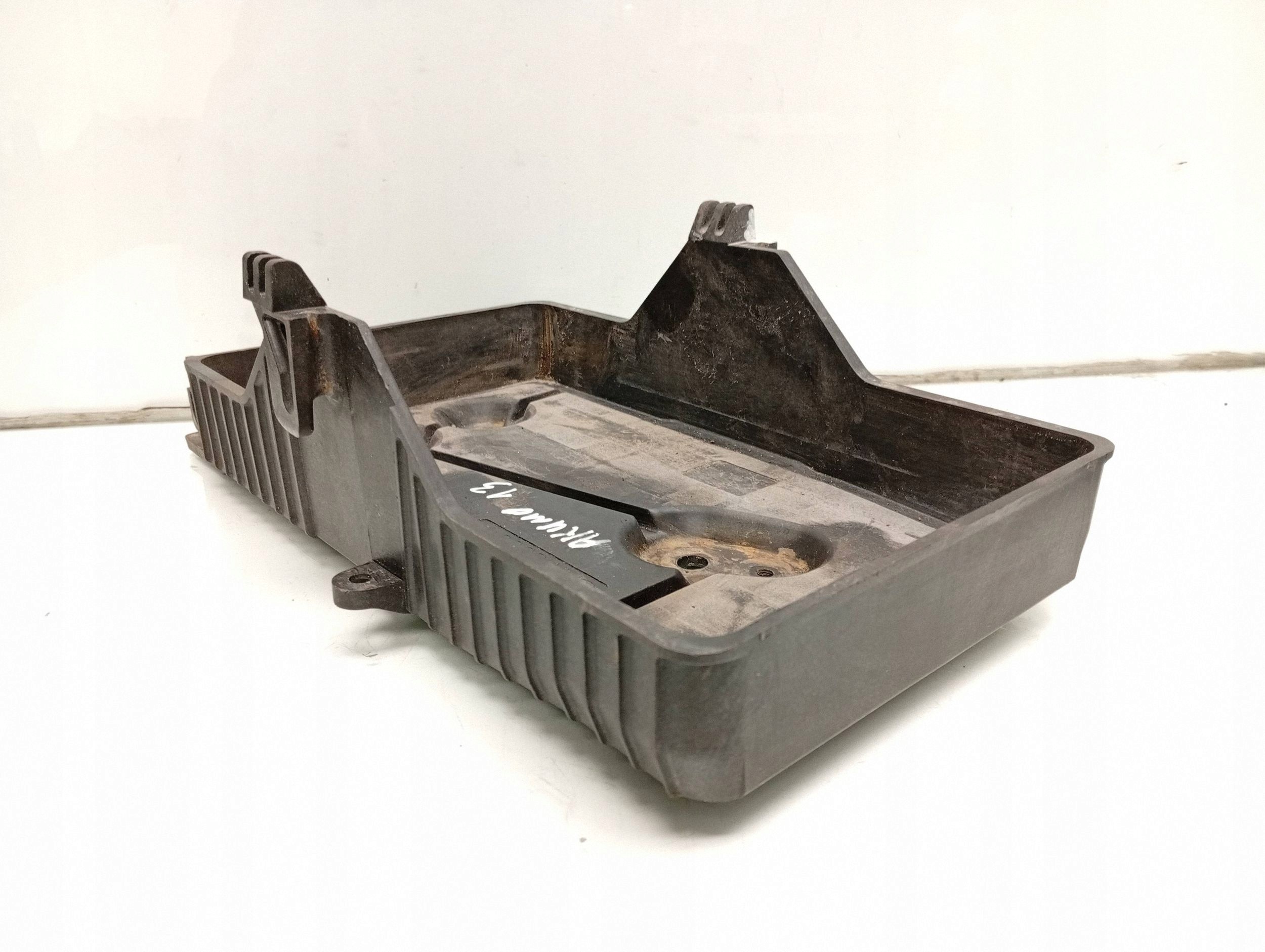 Base de batterie Mazda OEM GAM656041 pour 6 Sedan image 3