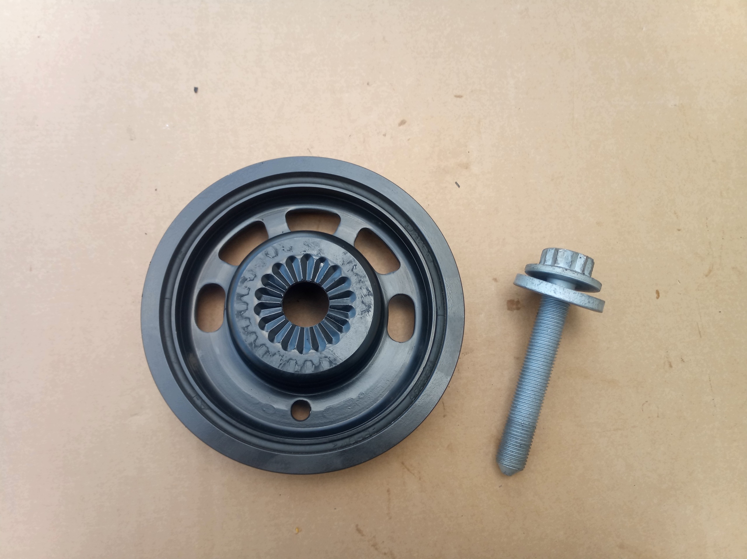 Poulie vilebrequin OEM 04C105243Q pour Audi Q2 2017