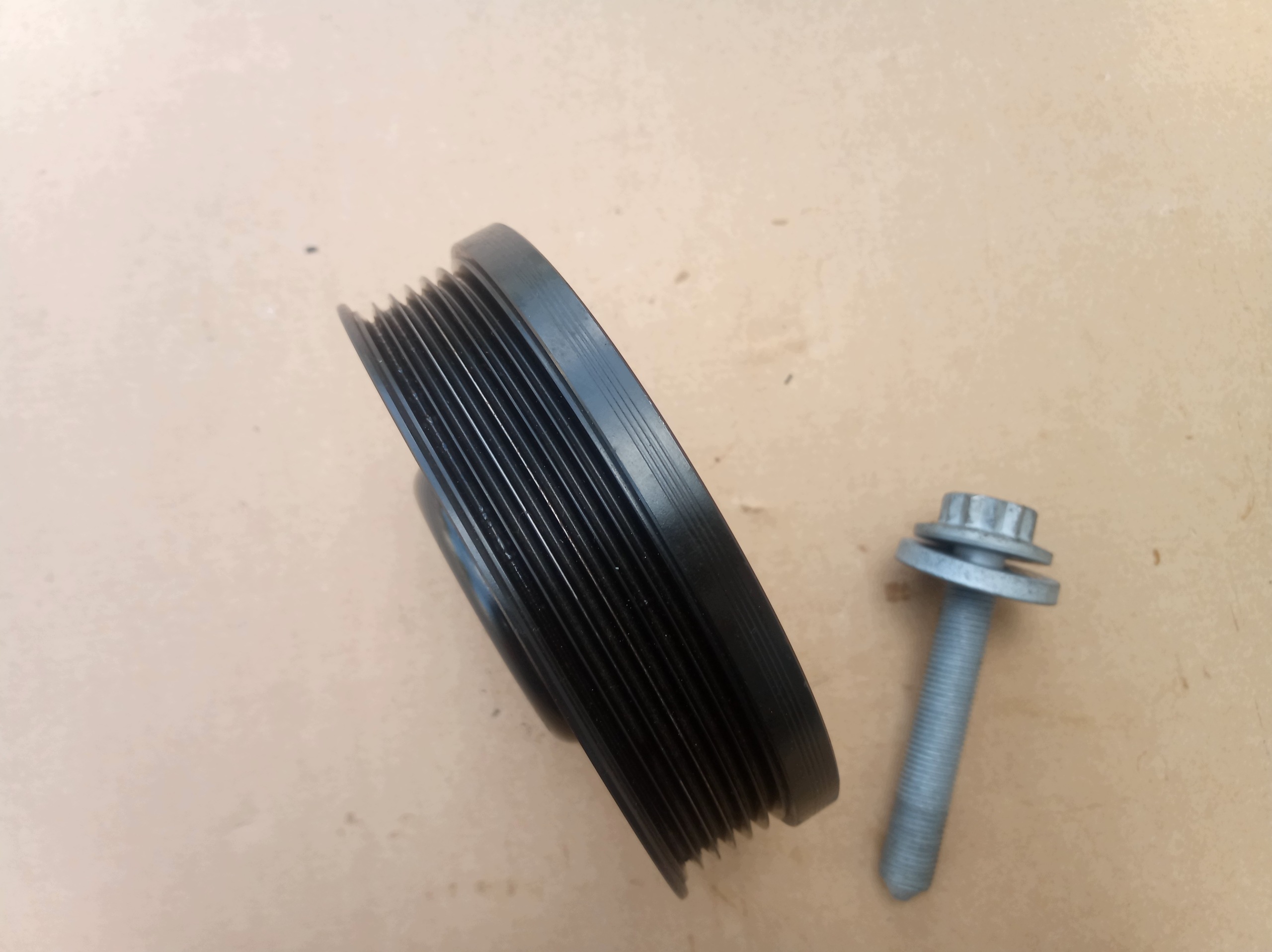 Polia virabrequim OEM 04C105243Q para Audi Q2 2017 image 4