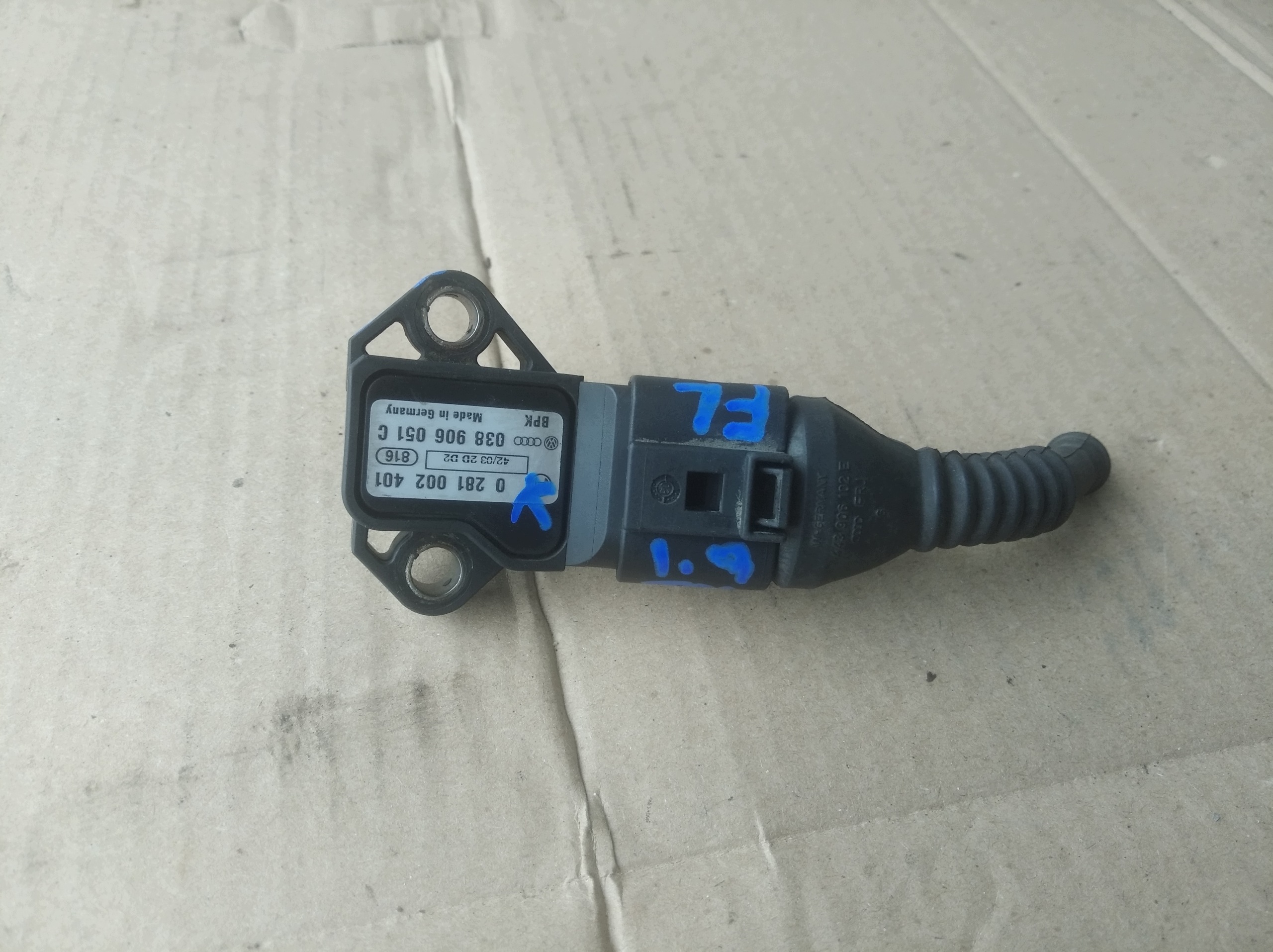 Intercooler lado esquerdo OEM 0281002401 para Audi Q7 2006 image 2