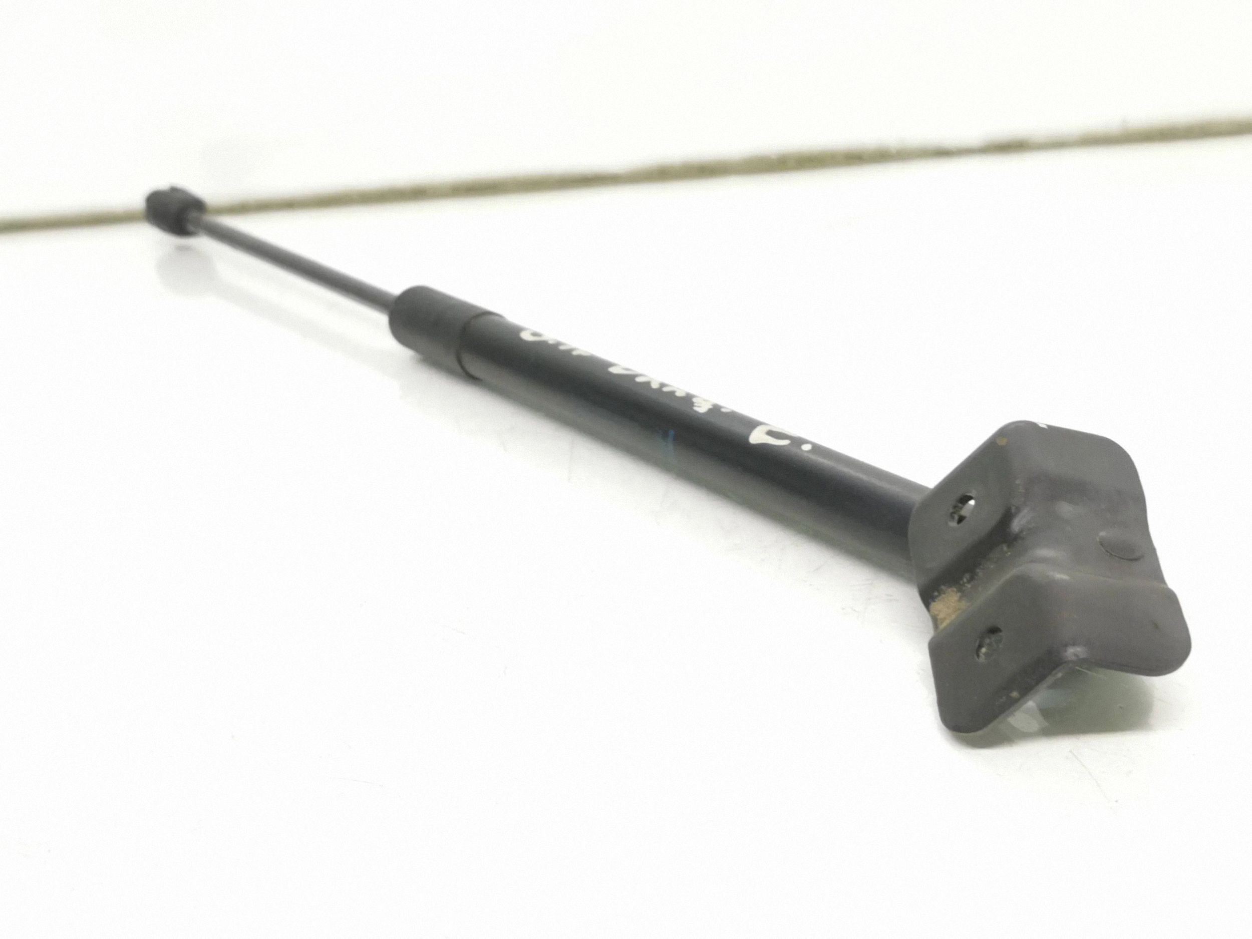 Vasen takaluukun aktuaattori OEM 93867088 Opel Astra J:lle