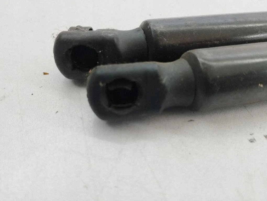 Oikea Tavaratilan Tuki OEM JX7BA406A10BA Ford Focus IV