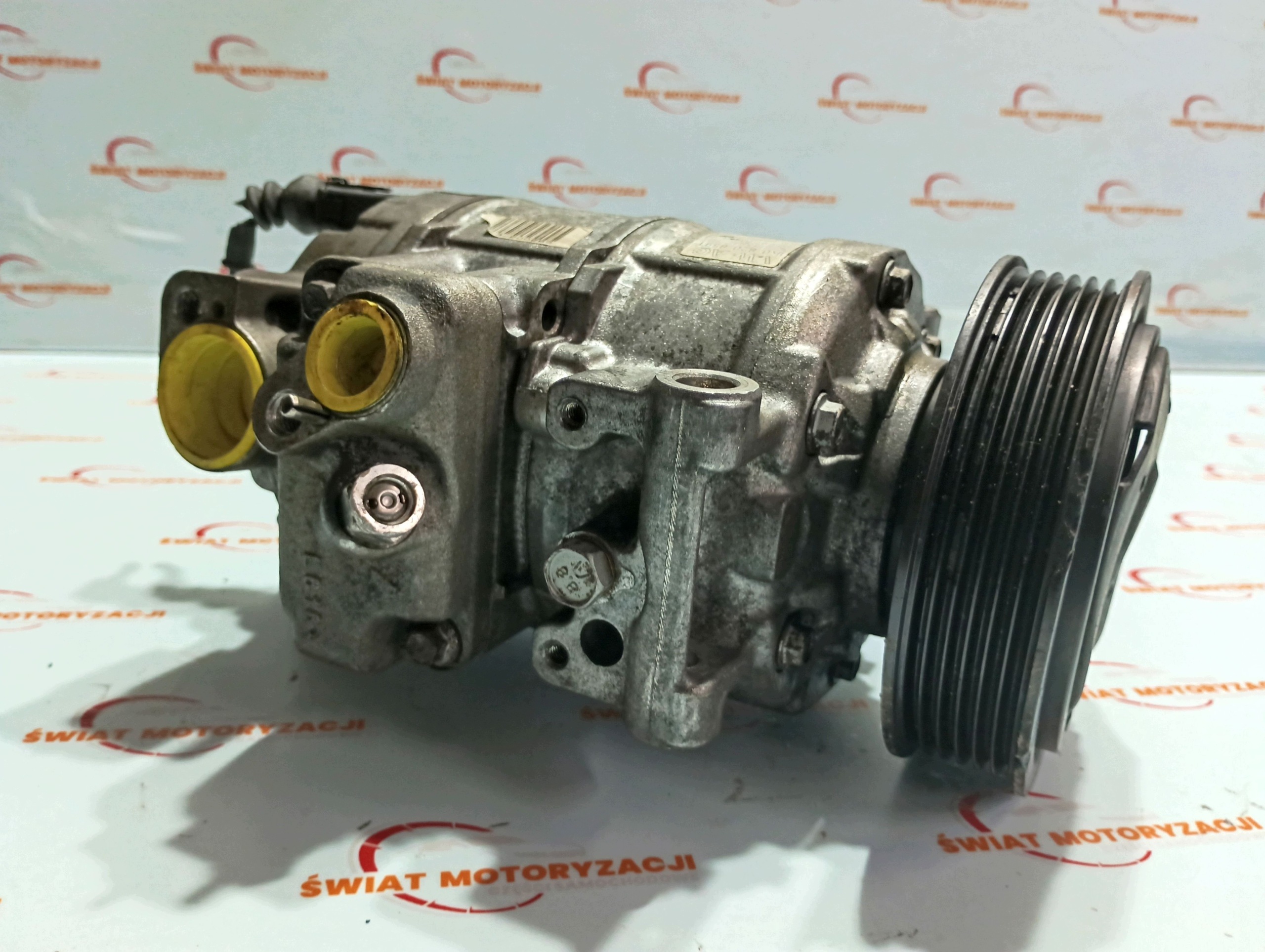 Compressor Ar Condicionado VW Golf VI OEM 1K0820859T Usado image 3