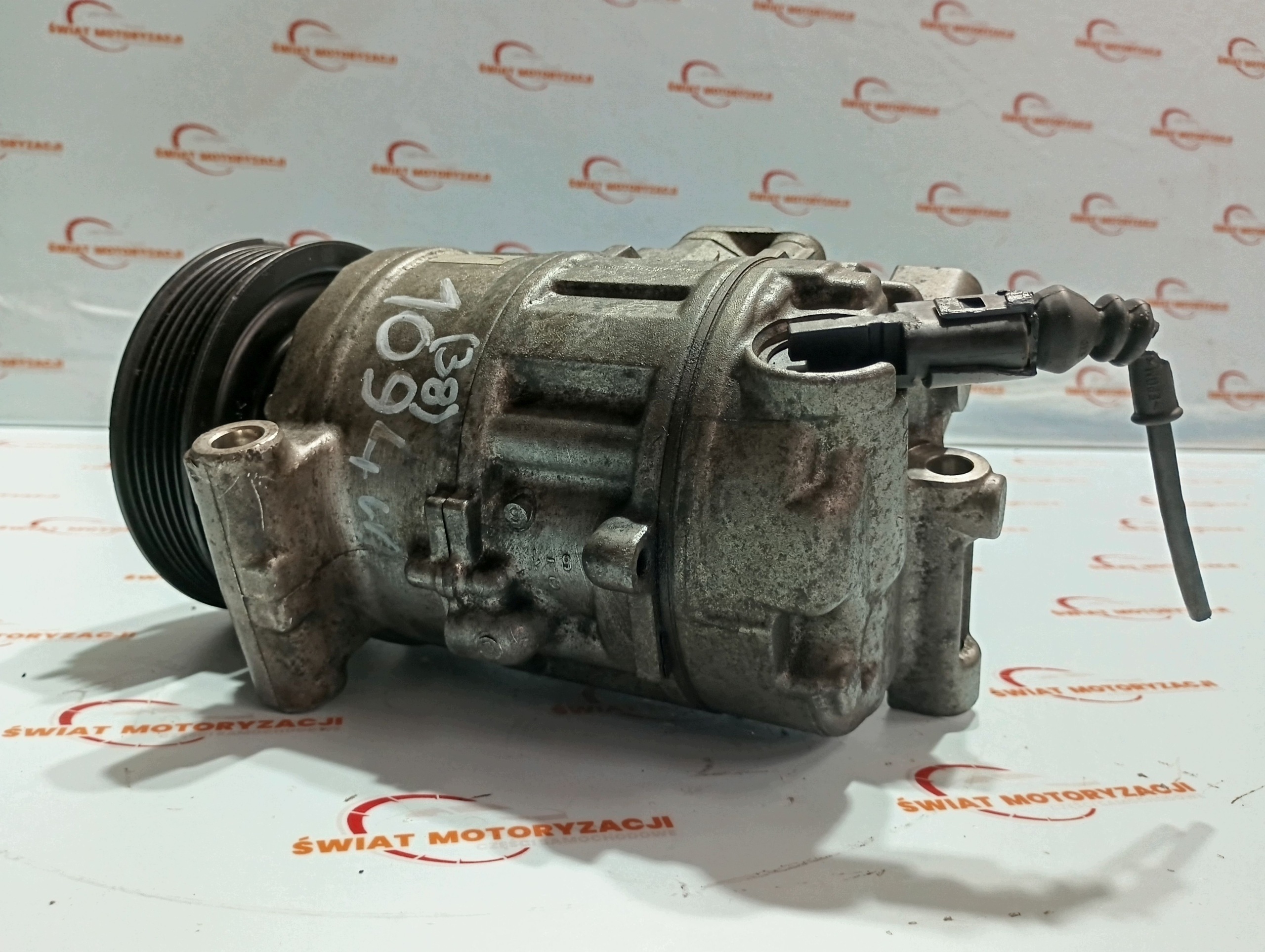 Compressor Ar Condicionado VW Golf VI OEM 1K0820859T Usado image 4