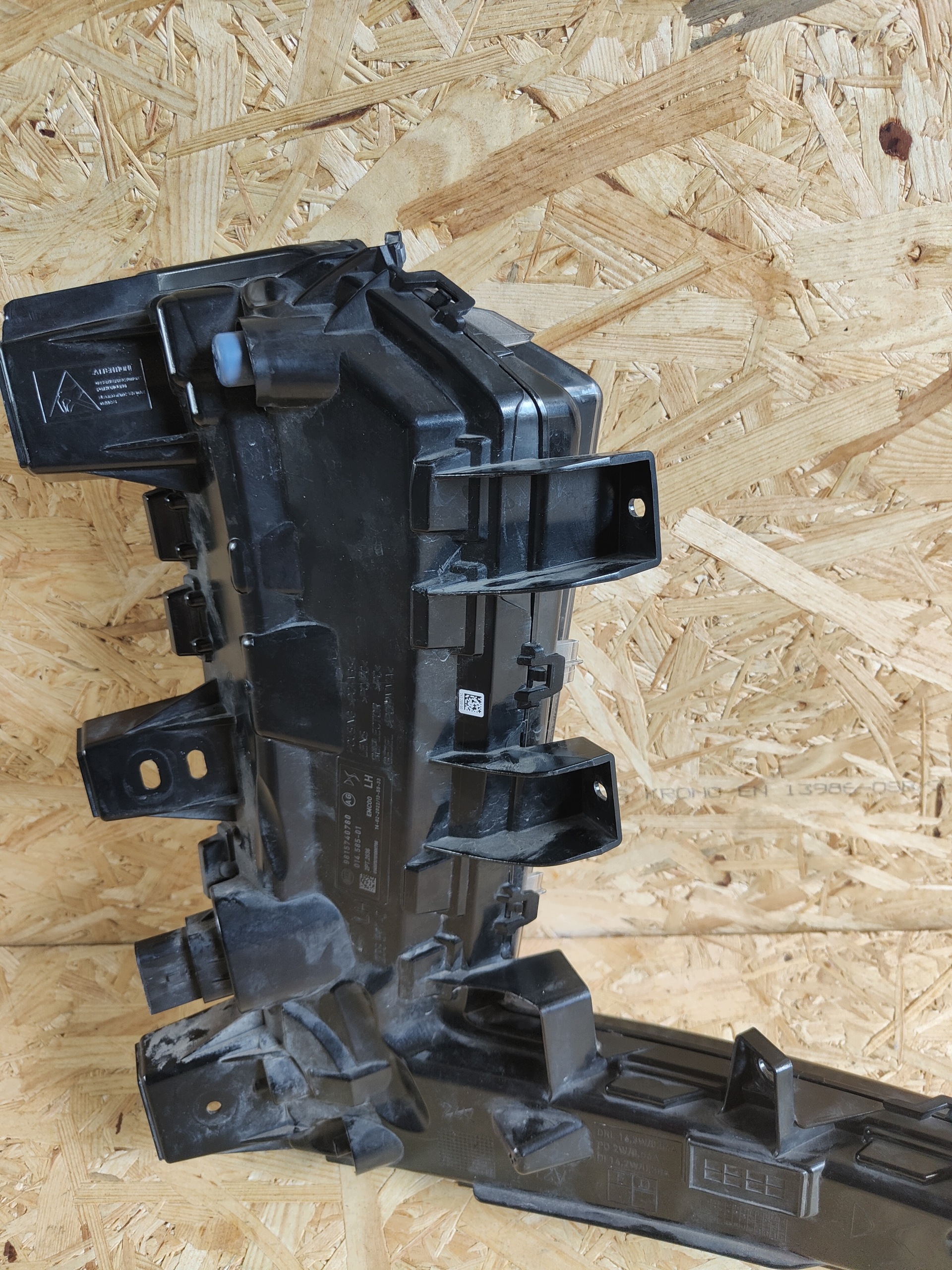 Luz diurna dianteira esquerda OEM 9815740780 Citroen DS7 image 9