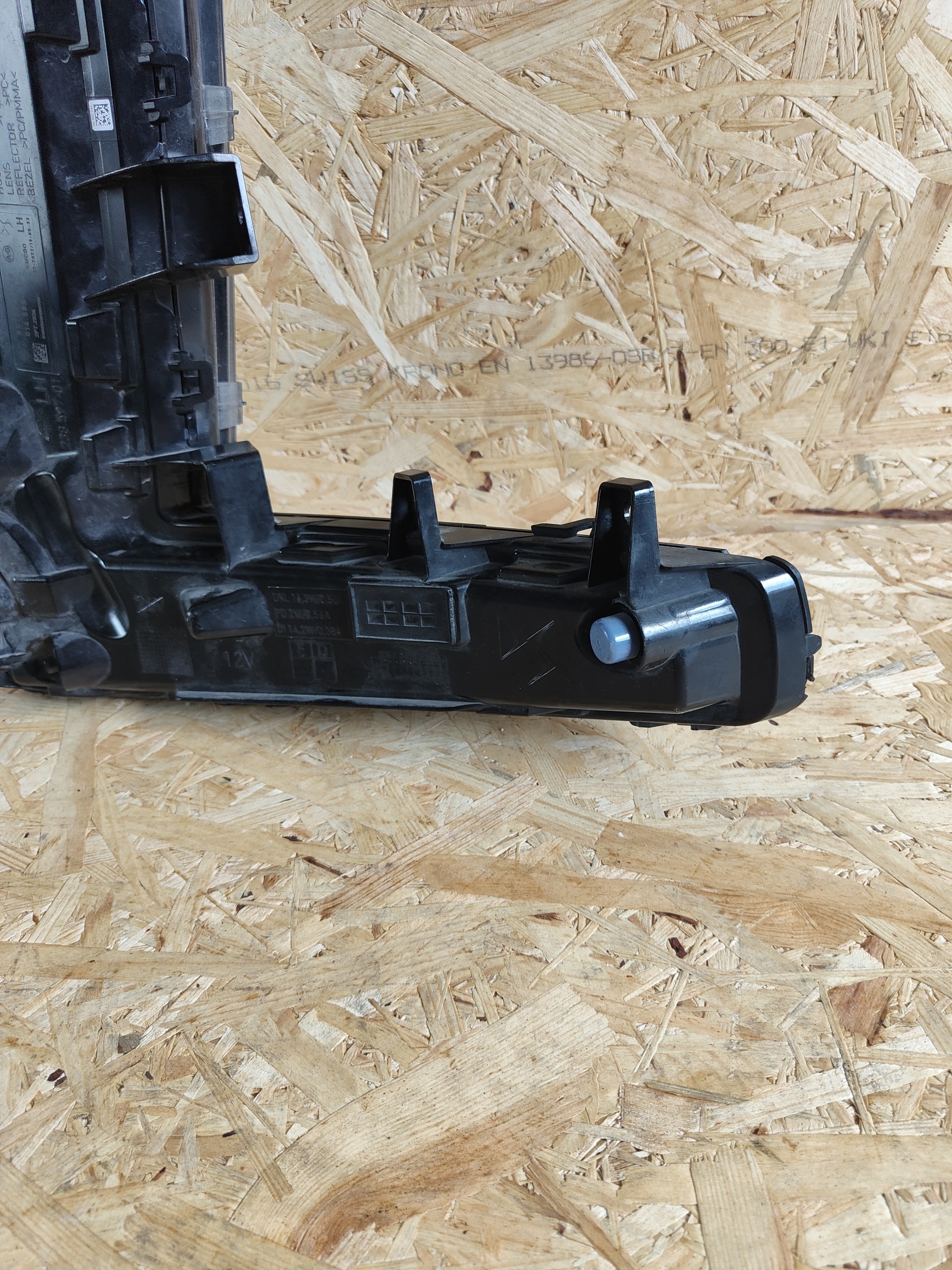 Luz diurna dianteira esquerda OEM 9815740780 Citroen DS7 image 10