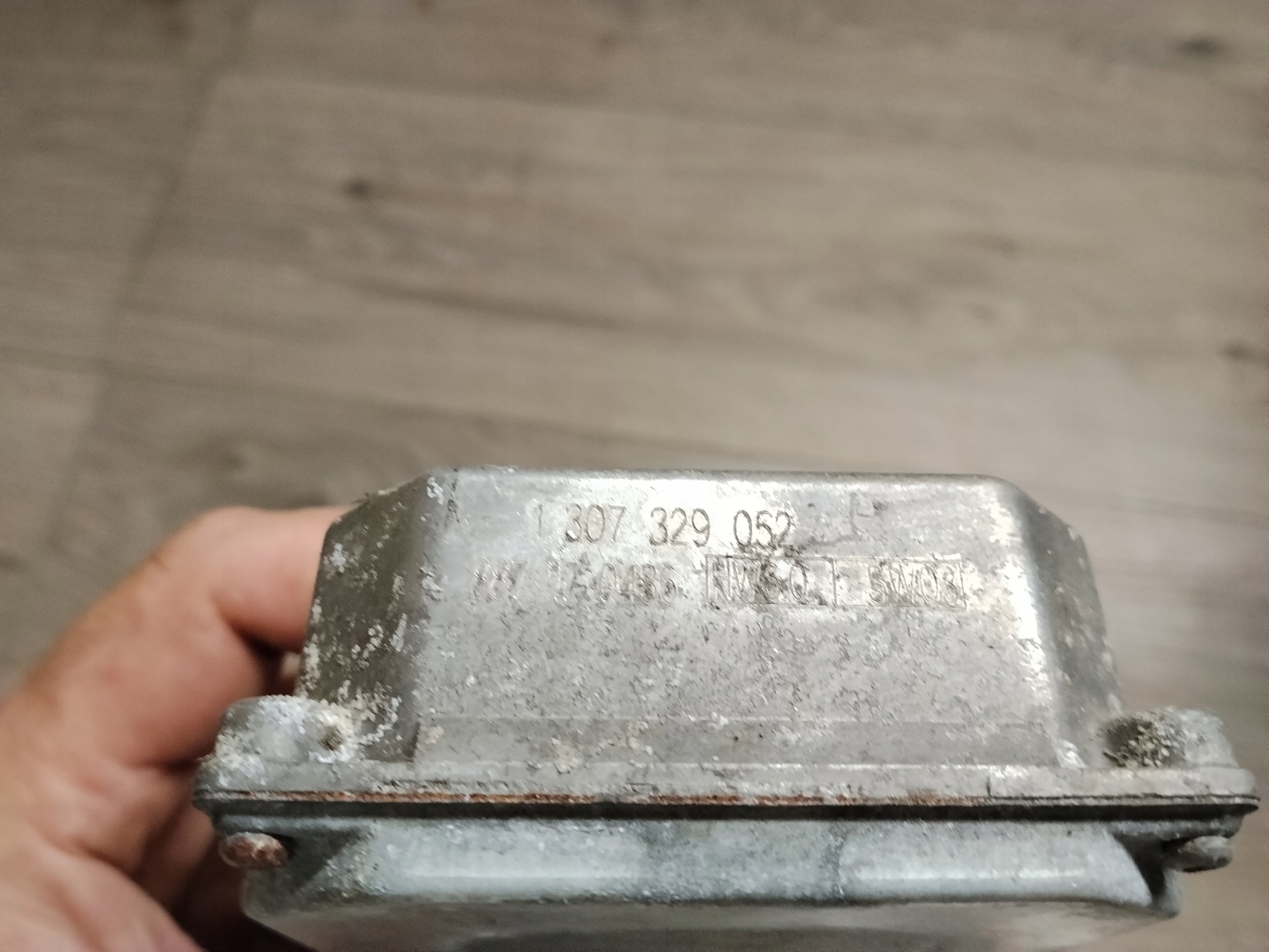 Xenon-virtalähde OEM 1307329052 Mercedes-Benzille