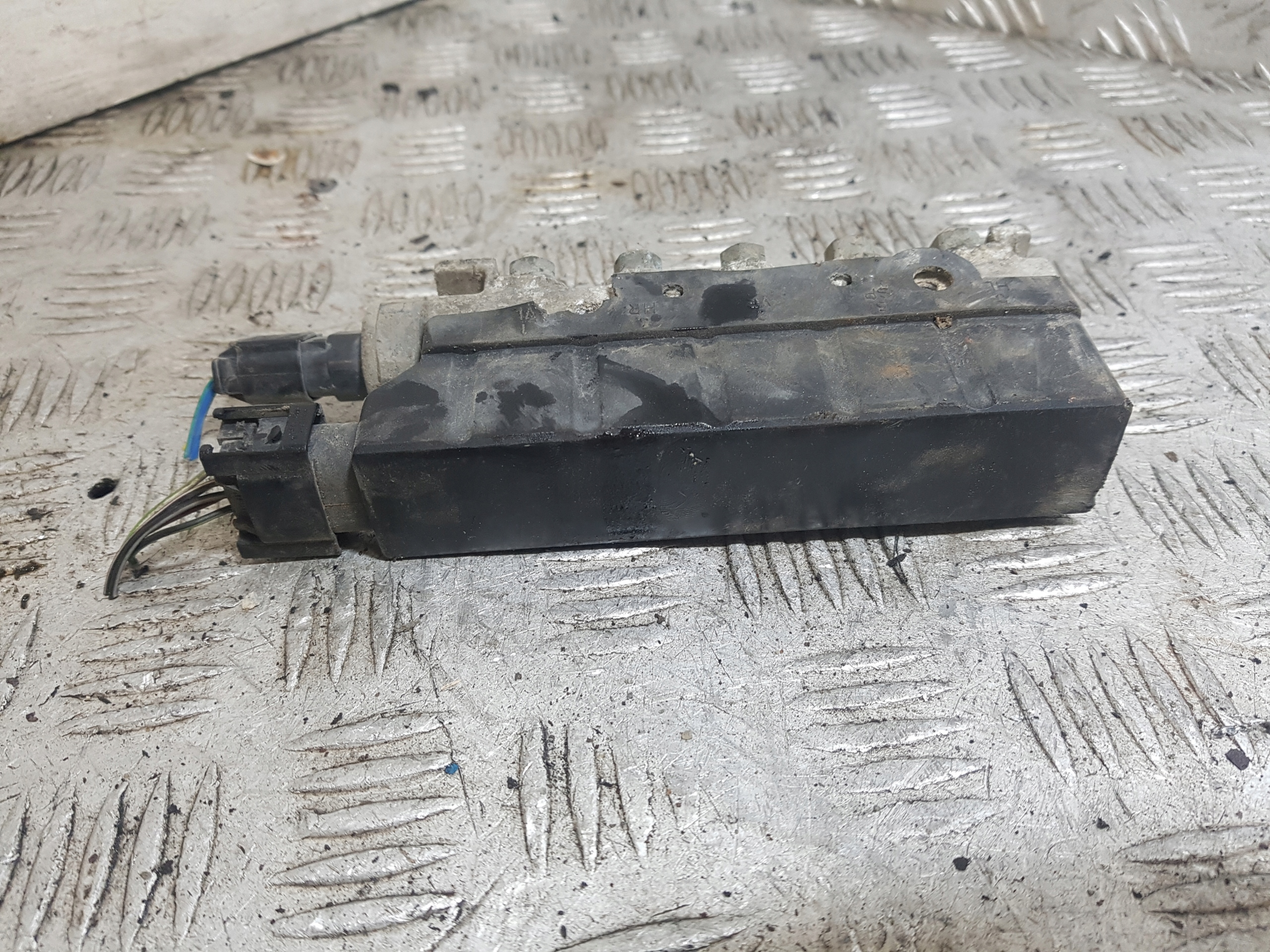 Distributeur de suspension A2203200258 Mercedes Classe S image 3