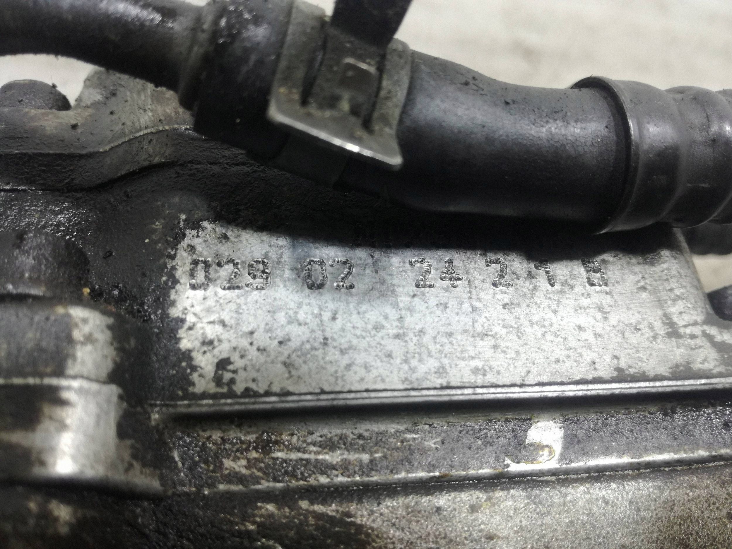 Pompe d'injection VAG d'occasion OEM 038130107D image 4