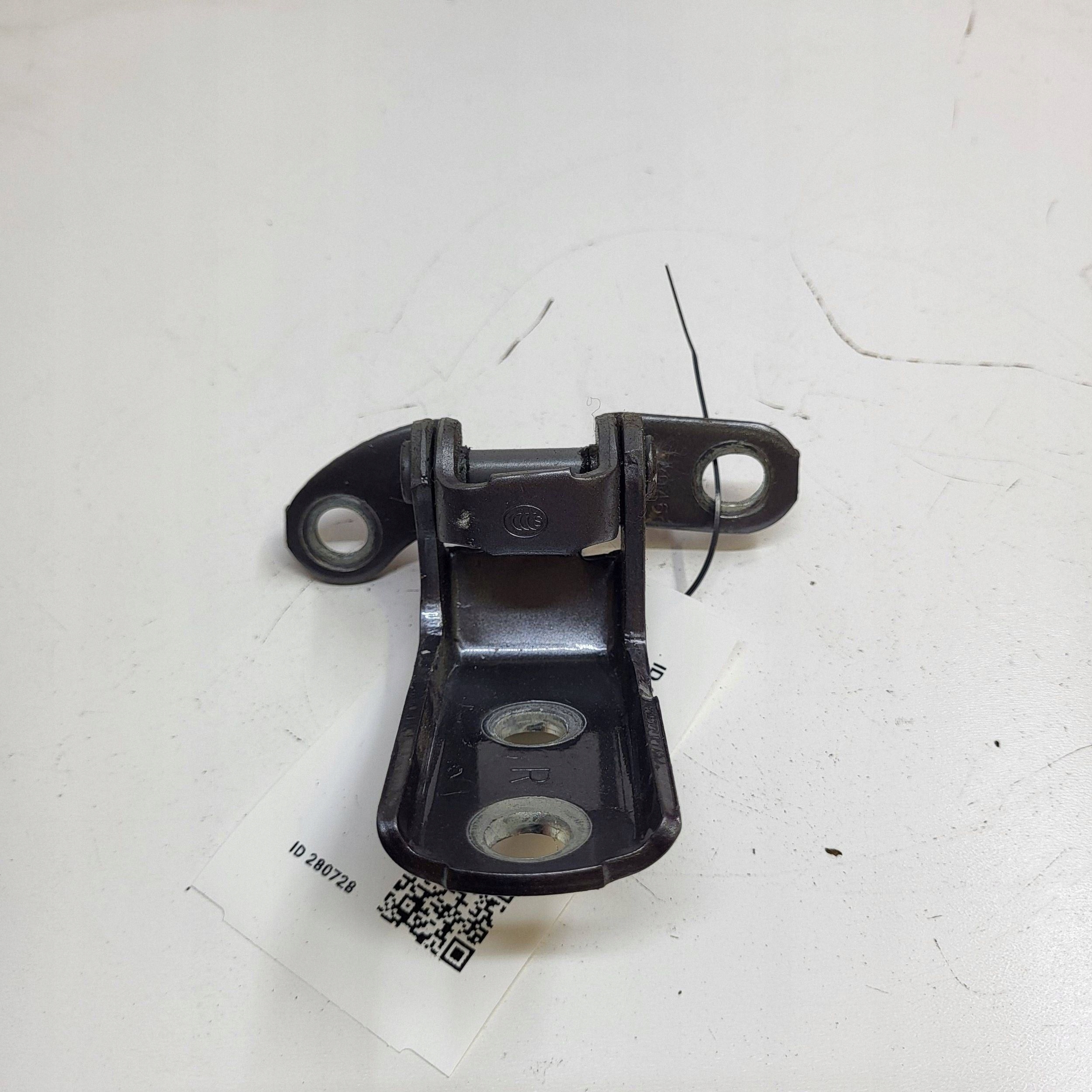 Dörrgnagel Höger Bak Lexus RX IV OEM A046694 image 5