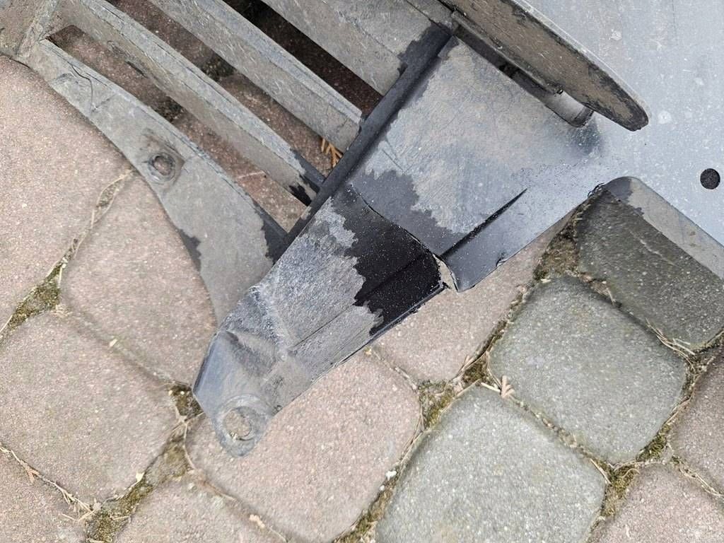 OEM 9816809580 Cobertura Inferior Para-choques Dianteiro - Usado