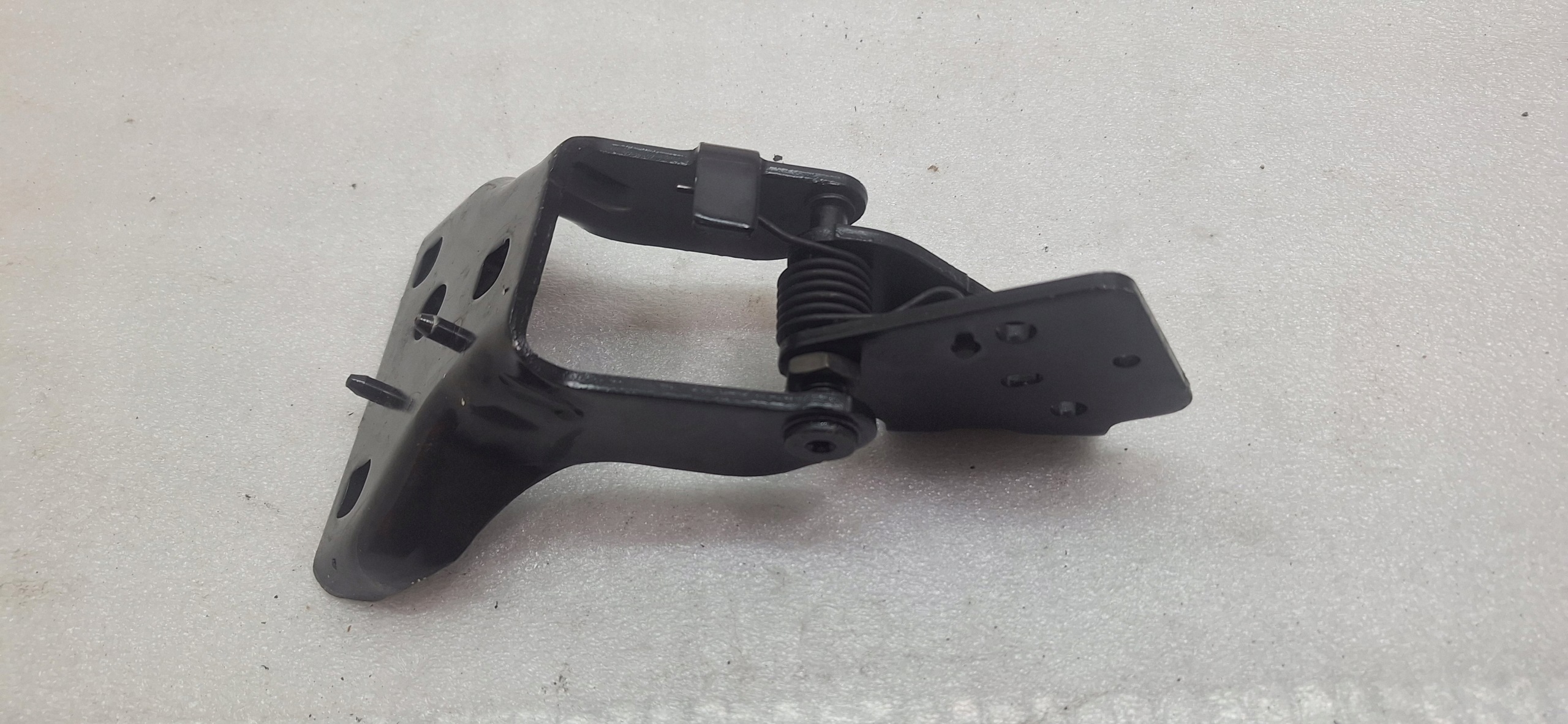 Türscharnier OEM 824122907R für Renault Kangoo III 2021 image 2