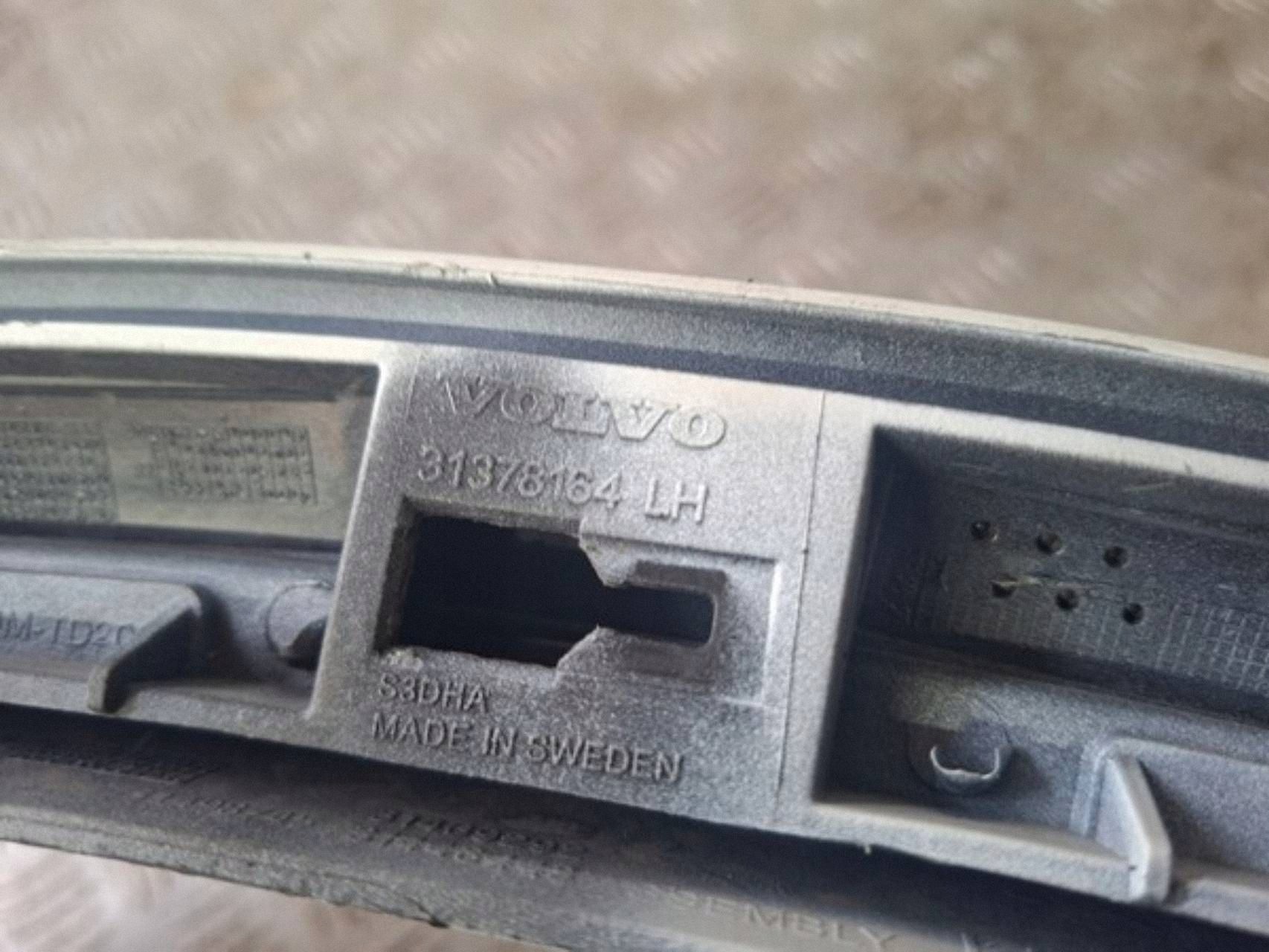 Volvo XC90 II Para-lama traseiro esquerdo OEM 31378164 image 5