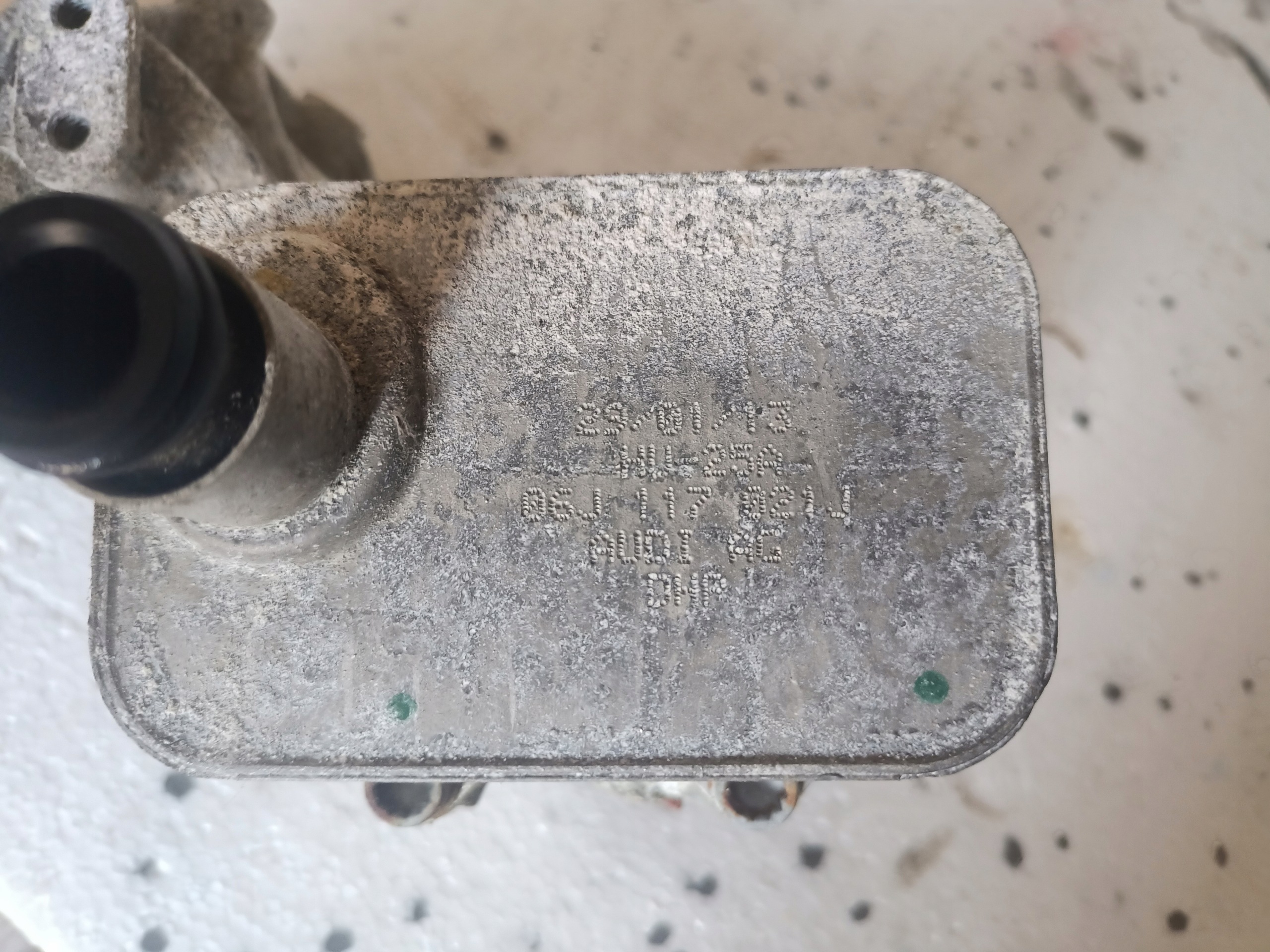 Oljefilterhus bas OEM 06J903143AK Audi A4 B8 image 5