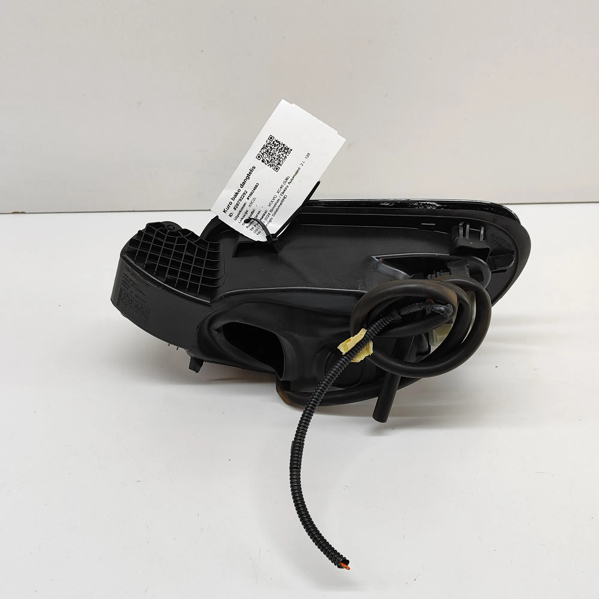 Volvo XC40 bränslelucka OEM 32296804 - Begagnad image 3