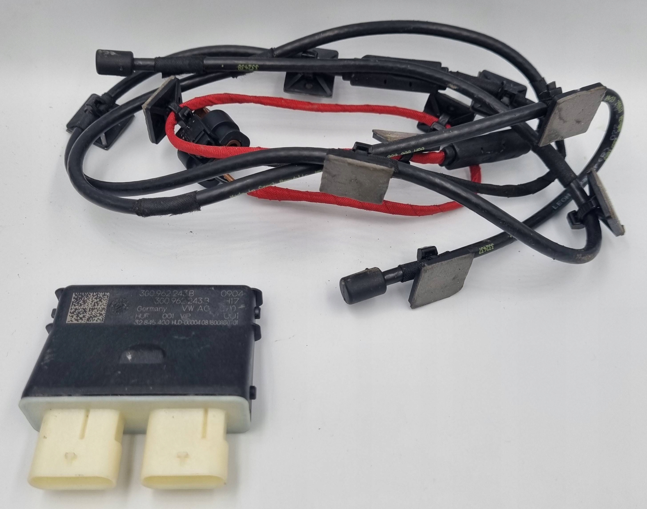 Audi A6 C8 Boot Lid Control Unit OEM 3G0962243B image 2