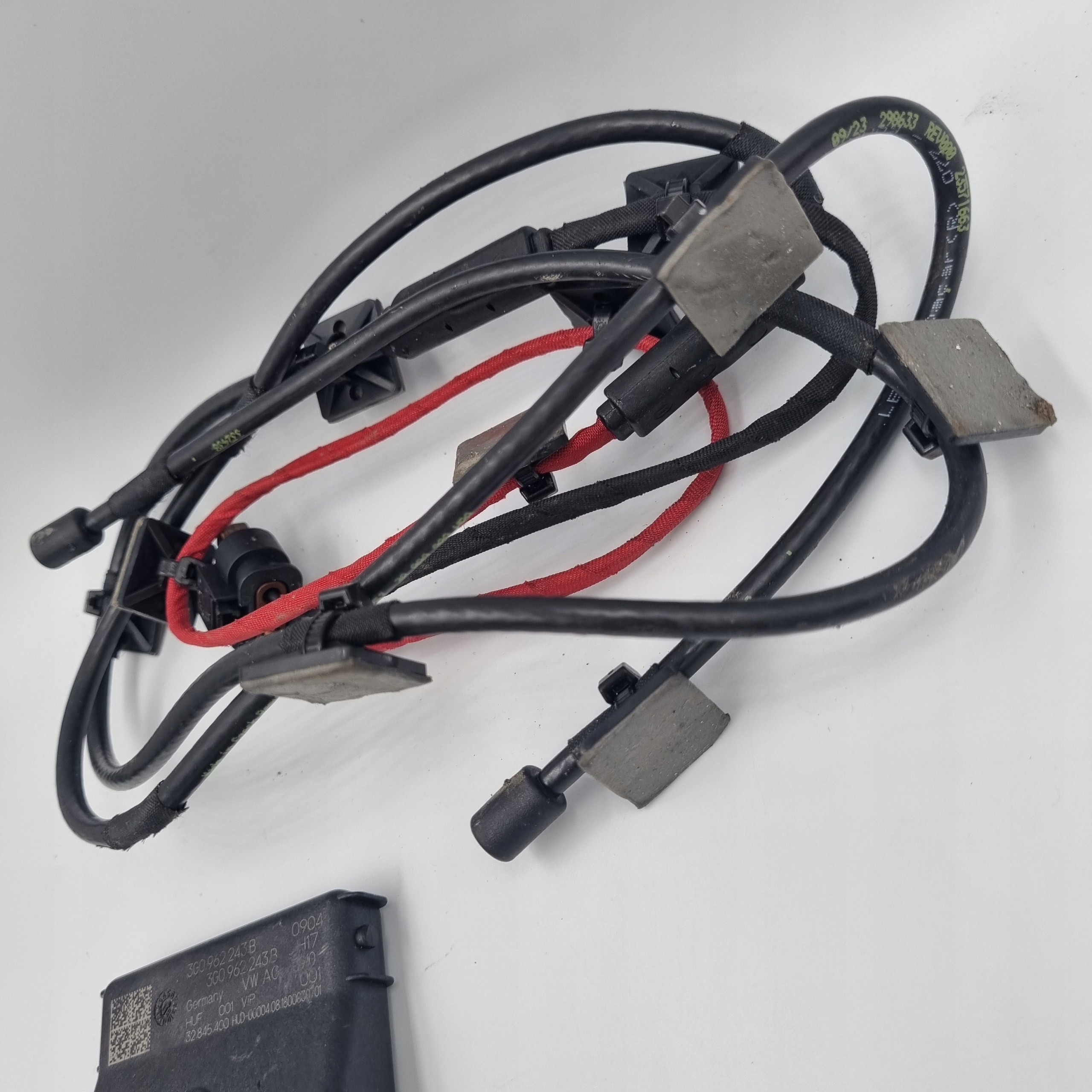 Audi A6 C8 Boot Lid Control Unit OEM 3G0962243B image 4