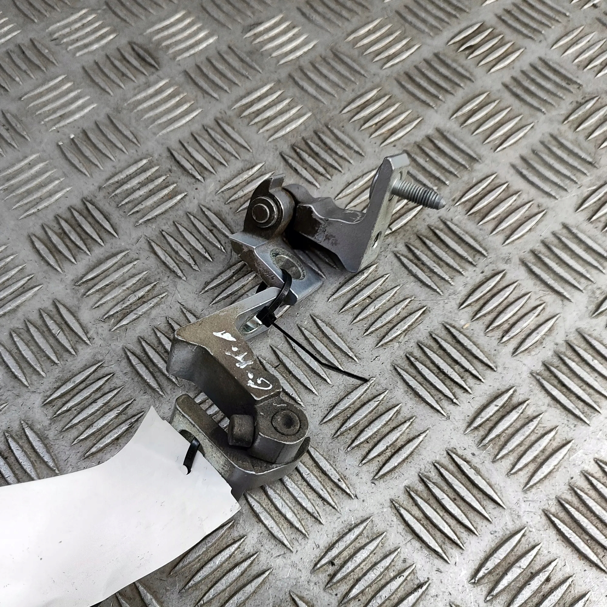 SEAT ARONA kori-osa OEM 8X0831403E - Käytetty