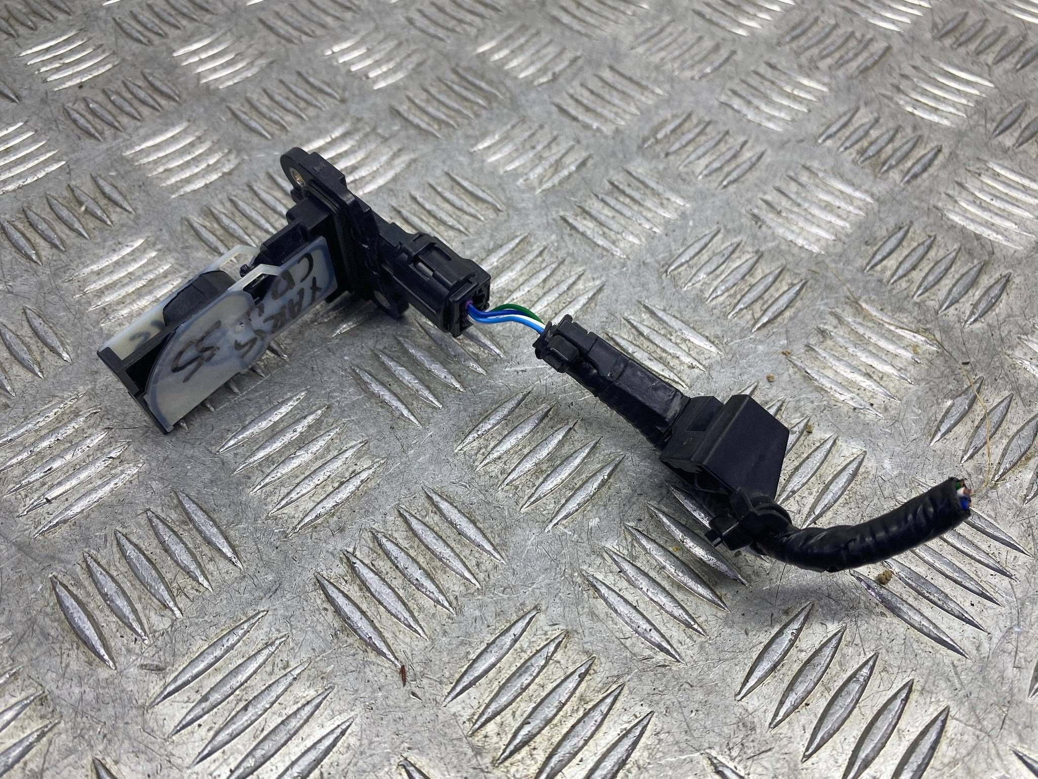 Luftmassenmesser OEM 22204-F2010 für Toyota Yaris image 4