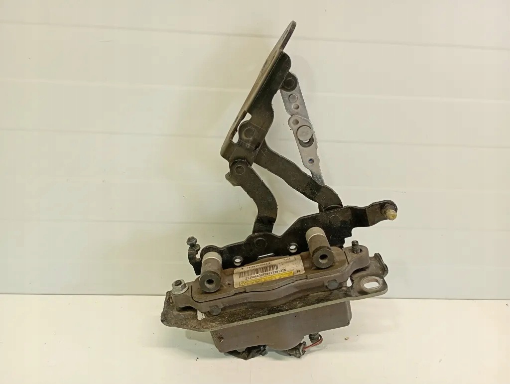 Charnière de Capot Mercedes W212 OEM A2129066301 image 2