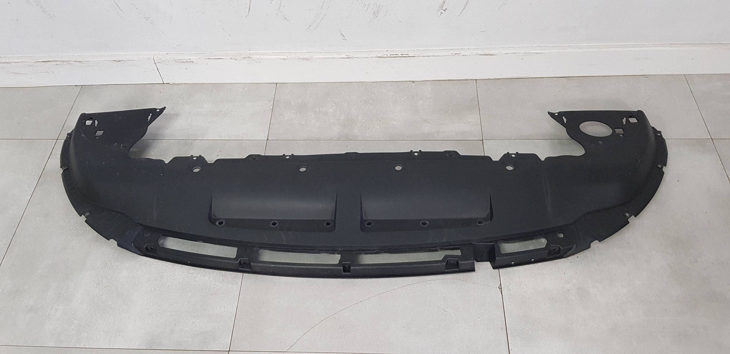Placa de cubierta parachoques Ford Kuga MK3 LV4B-A8B384-J image 2