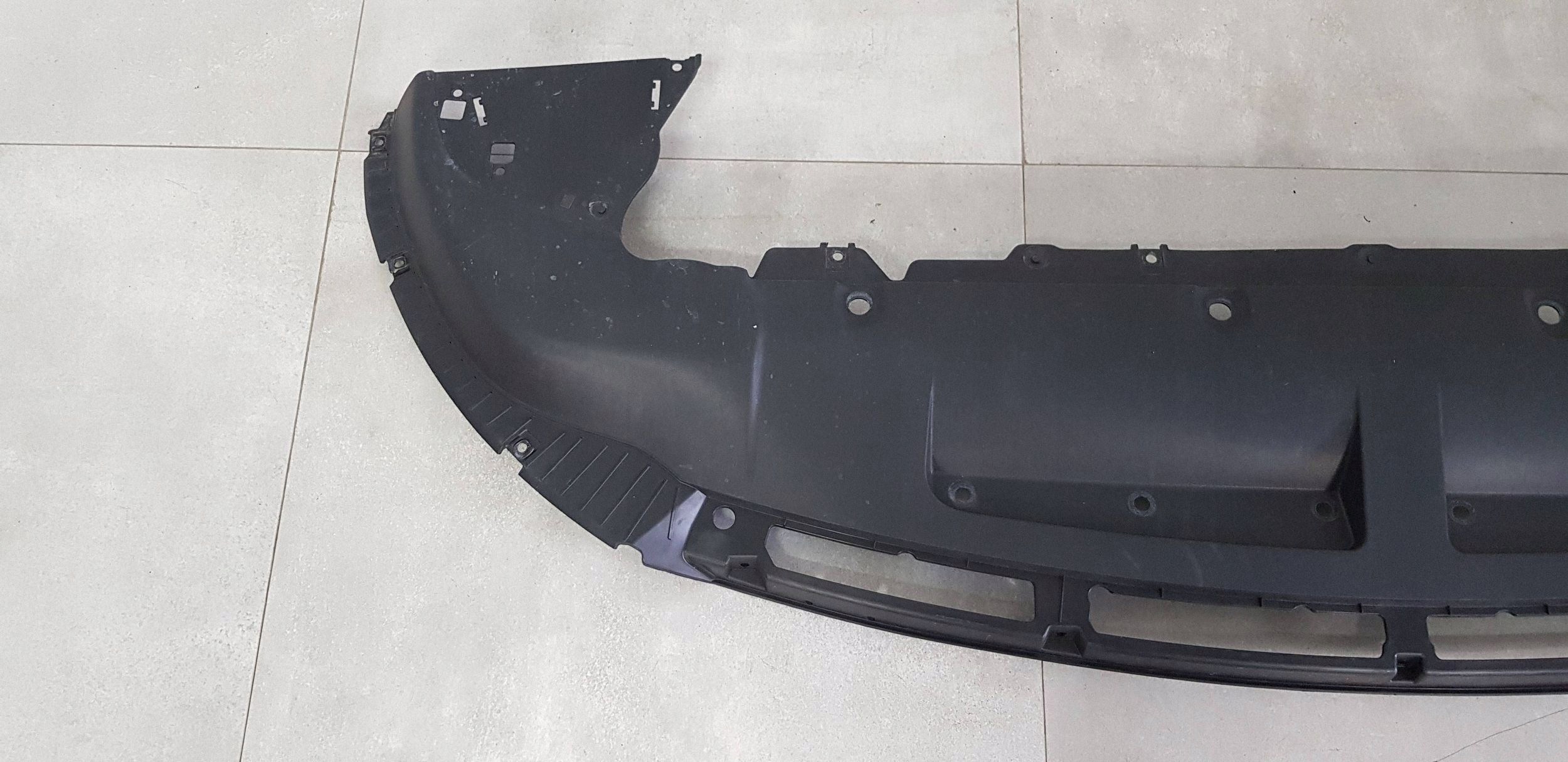 Placa de cubierta parachoques Ford Kuga MK3 LV4B-A8B384-J image 5