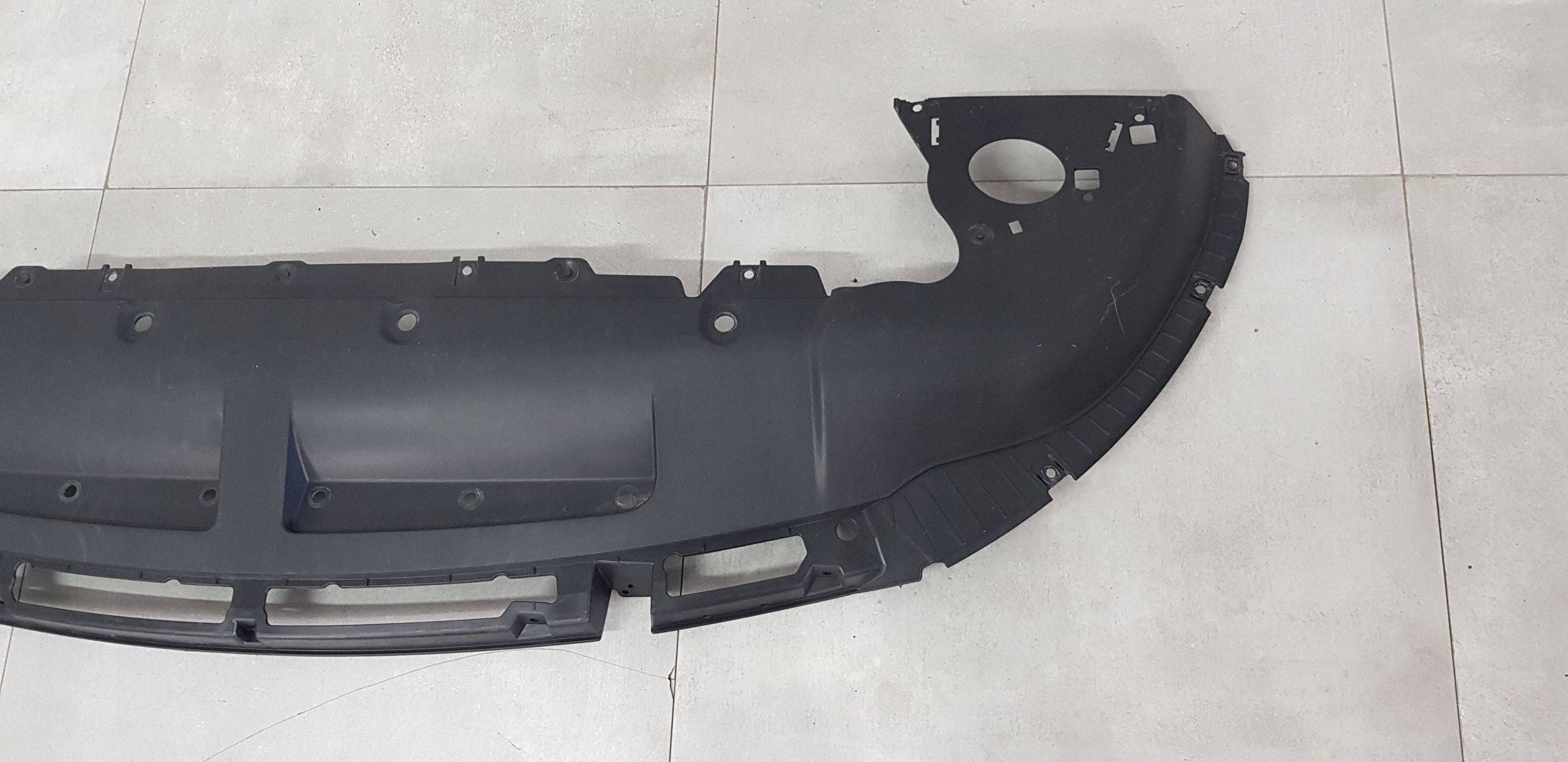 Placa de cubierta parachoques Ford Kuga MK3 LV4B-A8B384-J image 6