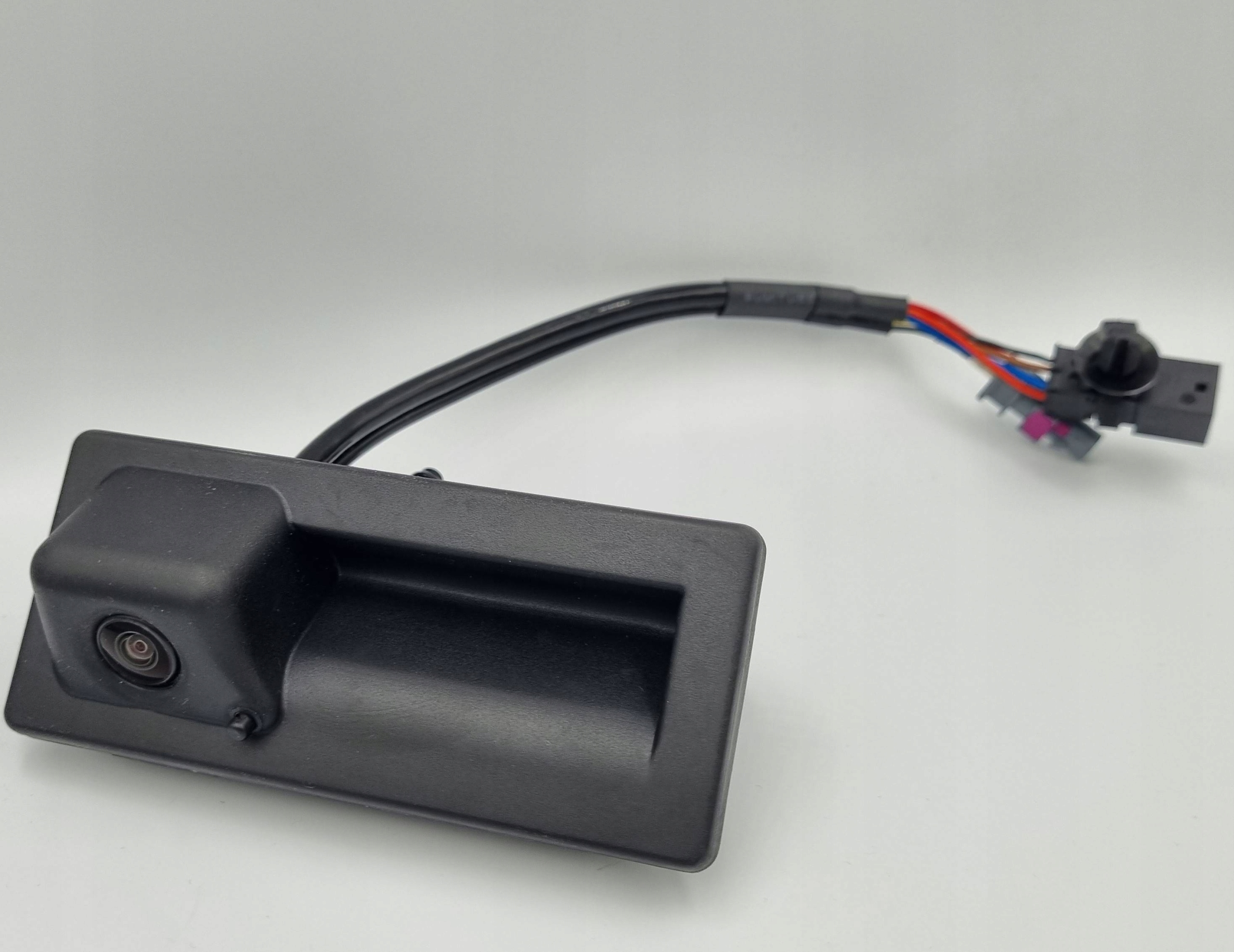 Puxador de porta-malas OEM 5NA827566D com câmera image 2