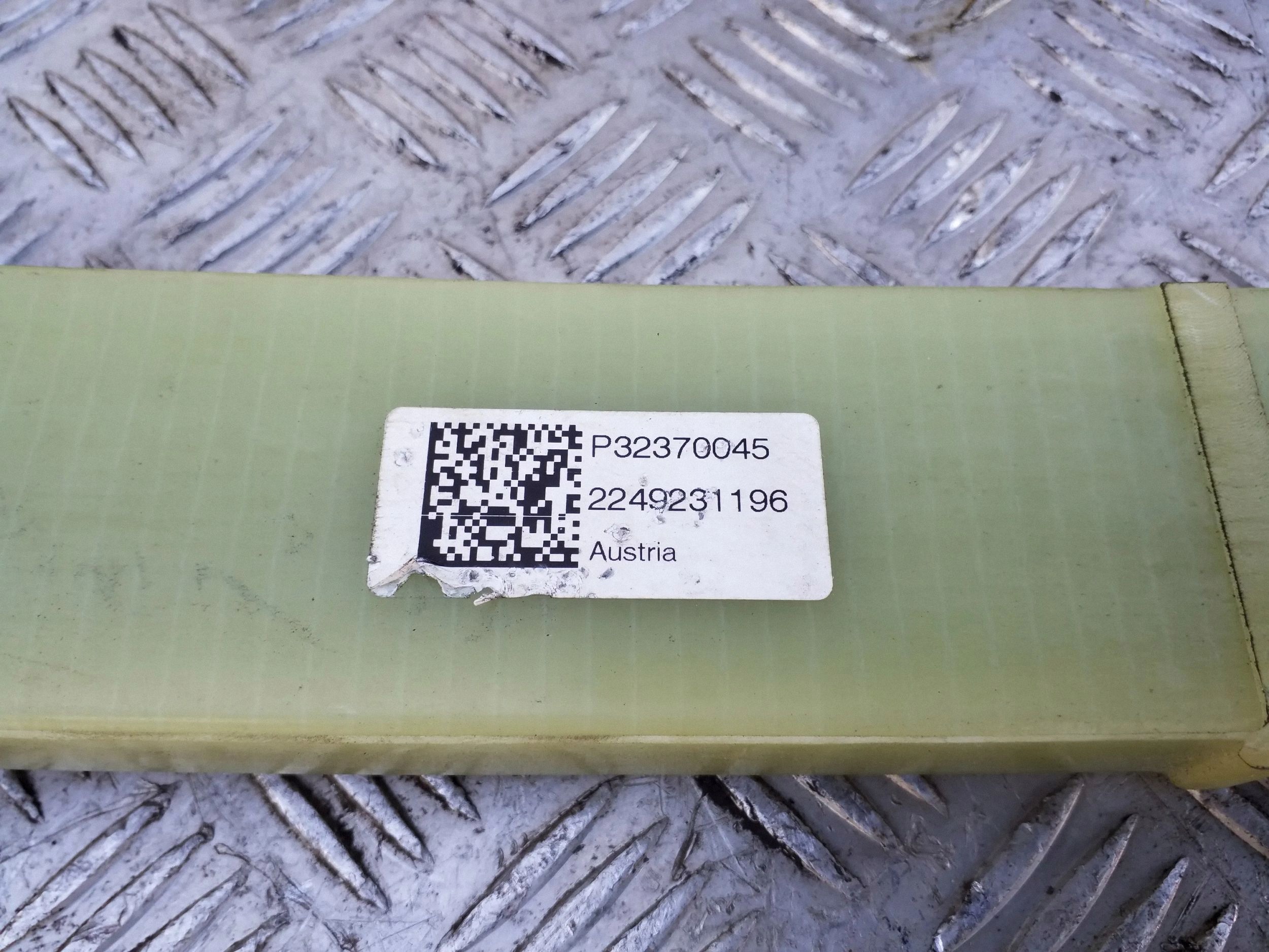 Volvo XC90 II Rear Leaf Spring OEM 32370045