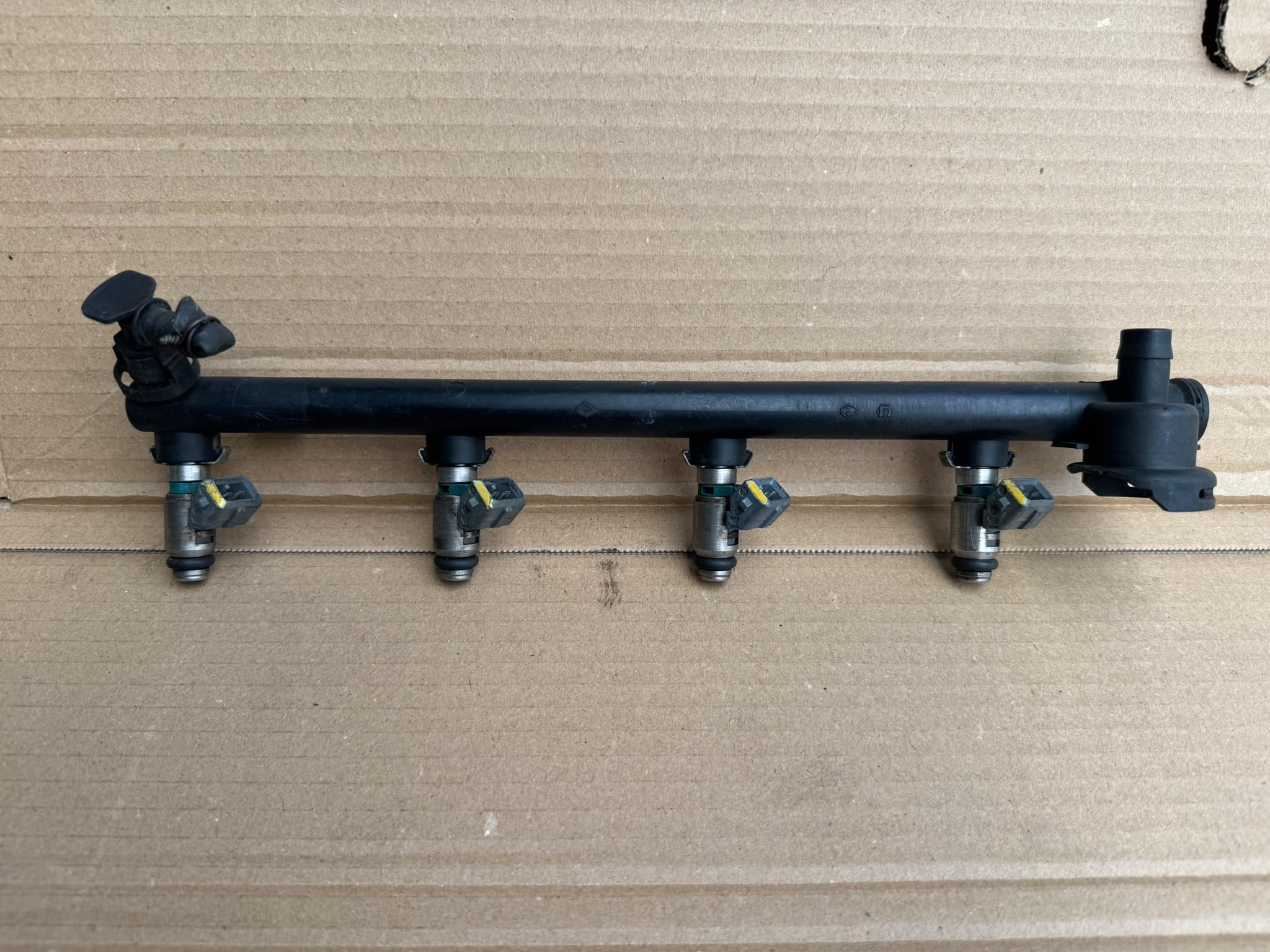 OEM 7700112519 Inspuitrail voor Renault Scenic I image 3
