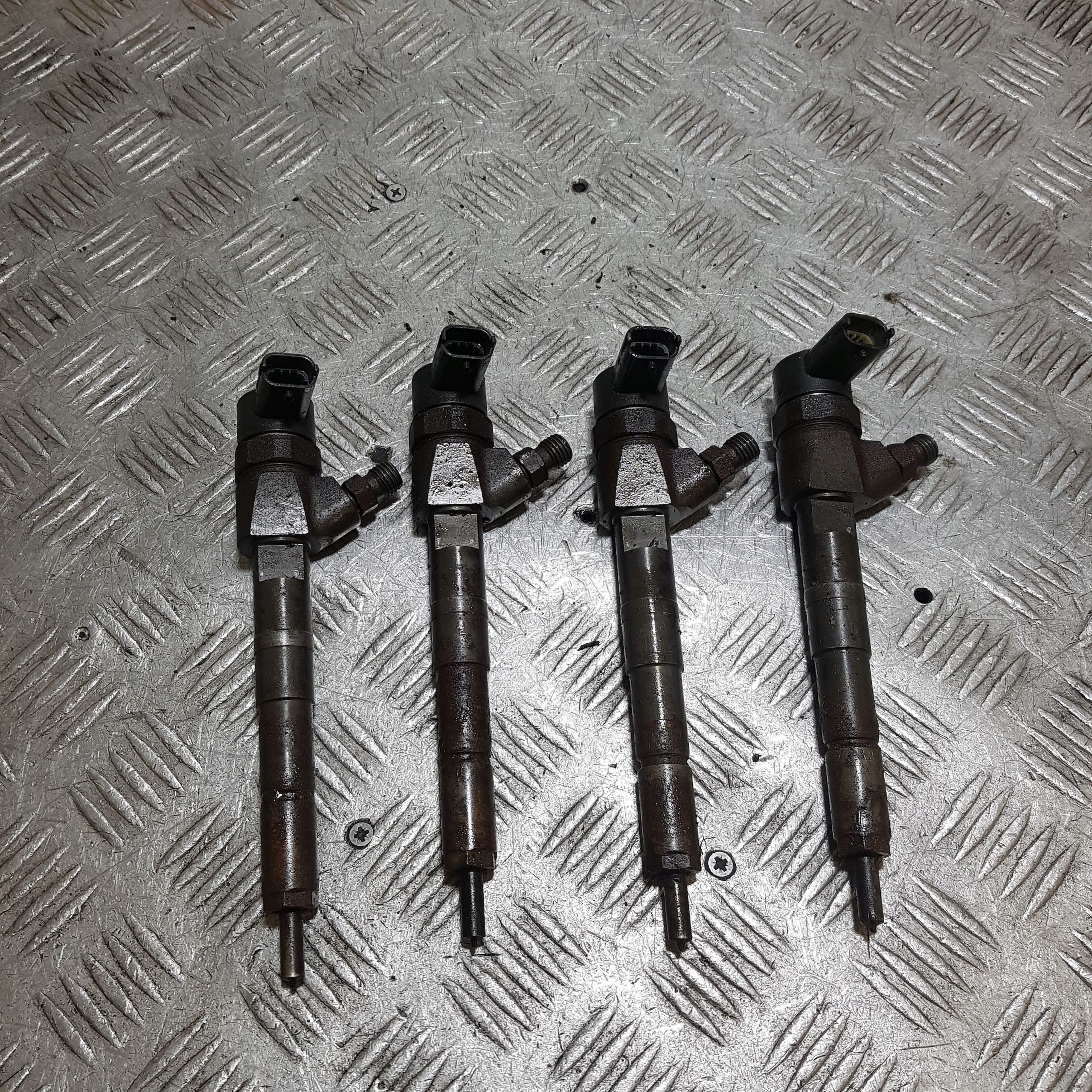 Inyectores OEM 0445110111 para Alfa Romeo GT 1.9JTD image 2