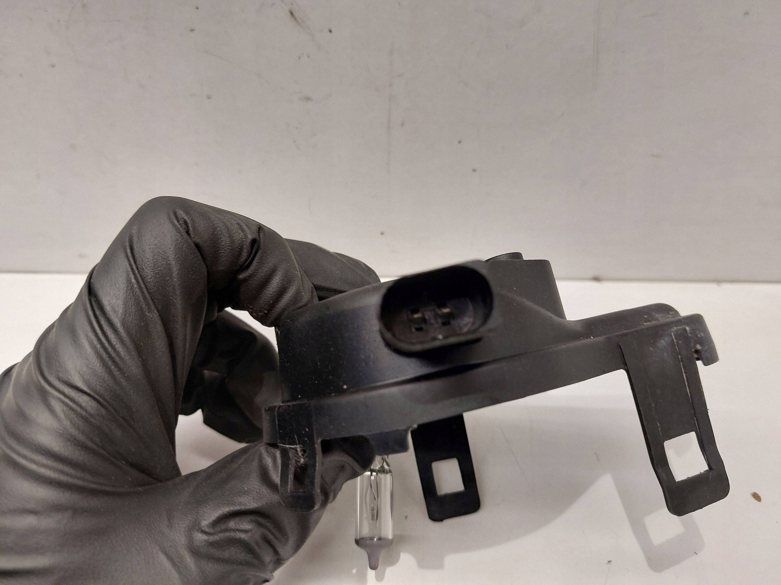Vasen etu-halogeenivalo OEM 24696900 Audi A3