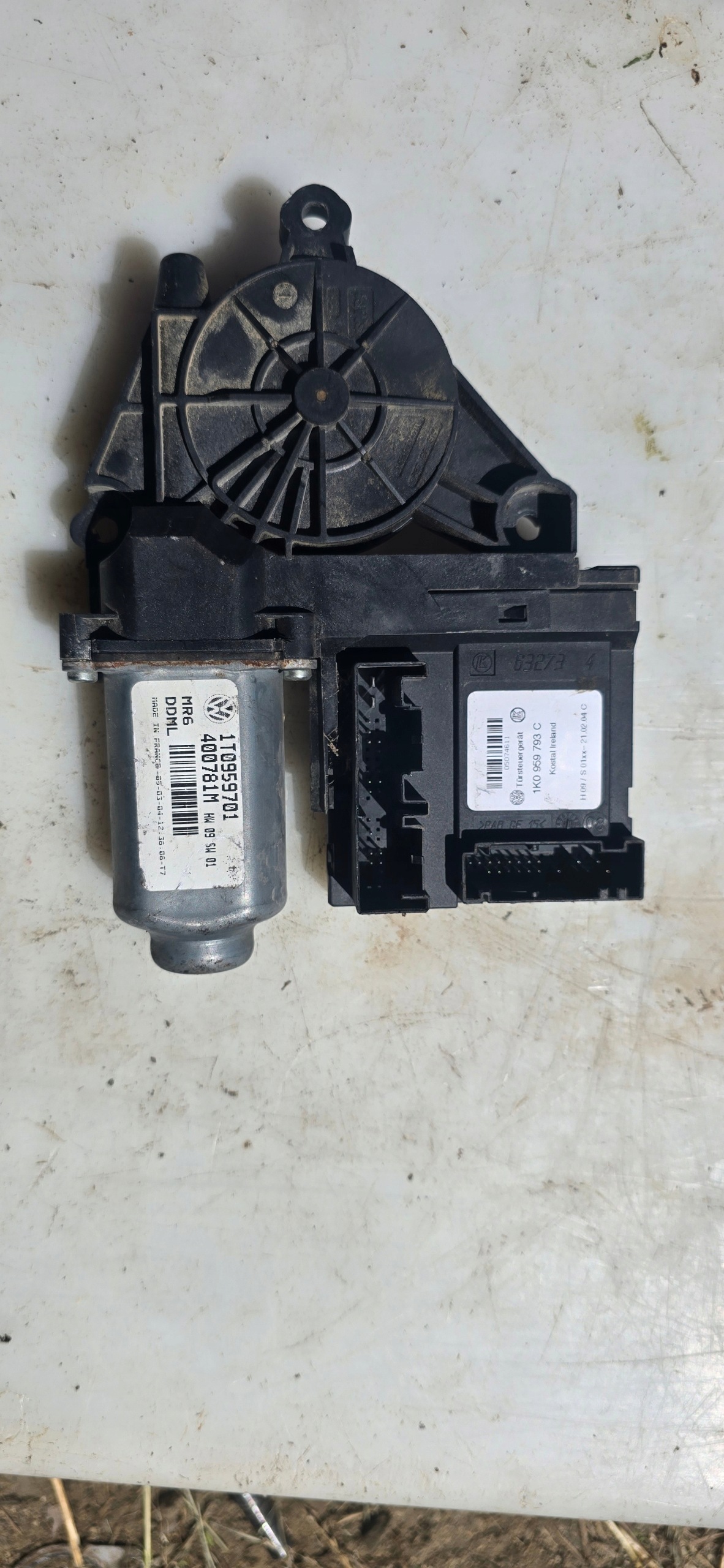 Régulateur de vitre avant gauche VW Touran I OEM 1T0959701 image 2