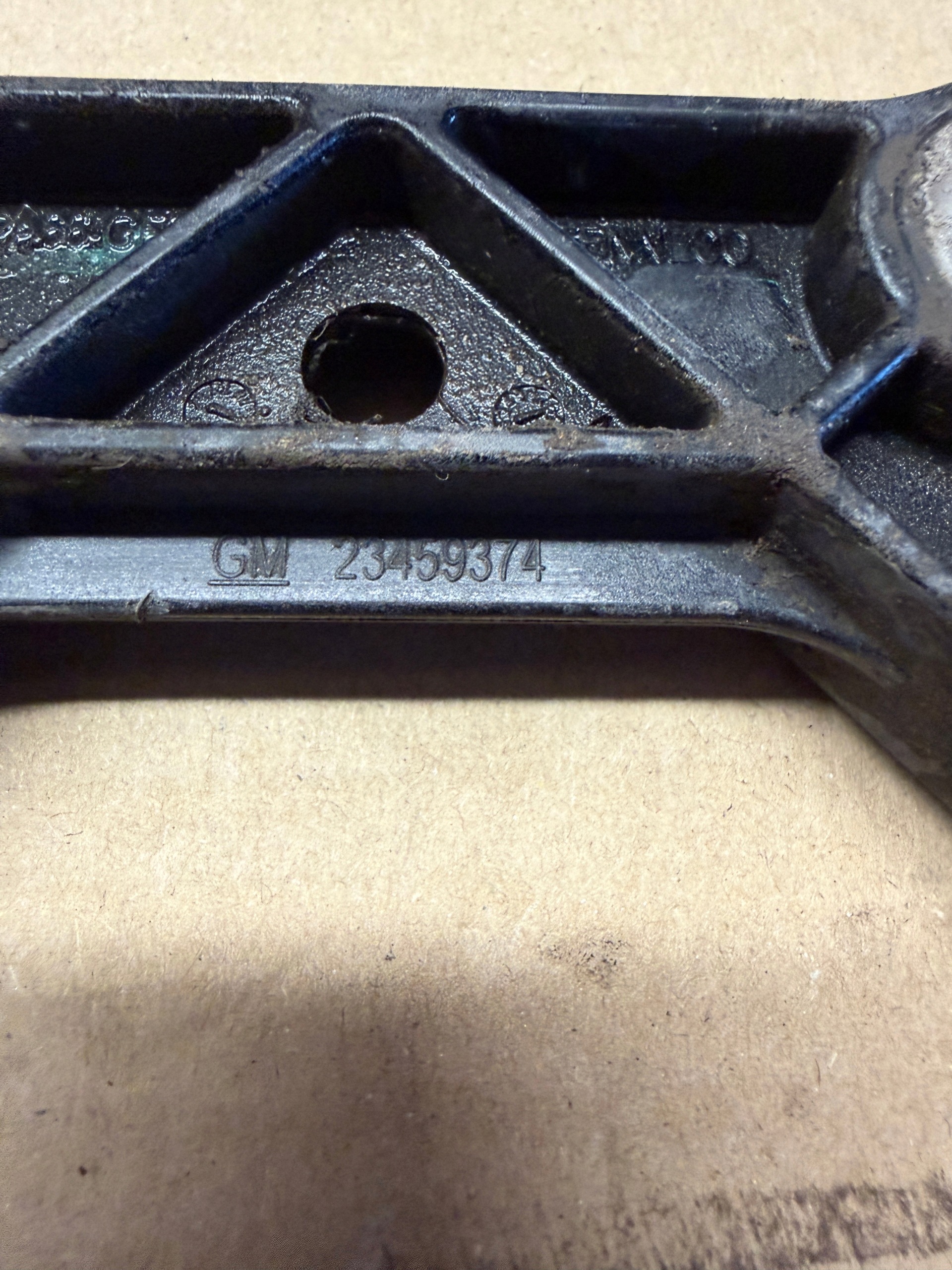 Opel OE Pakoputken kannatin OEM 23459374 - Taka