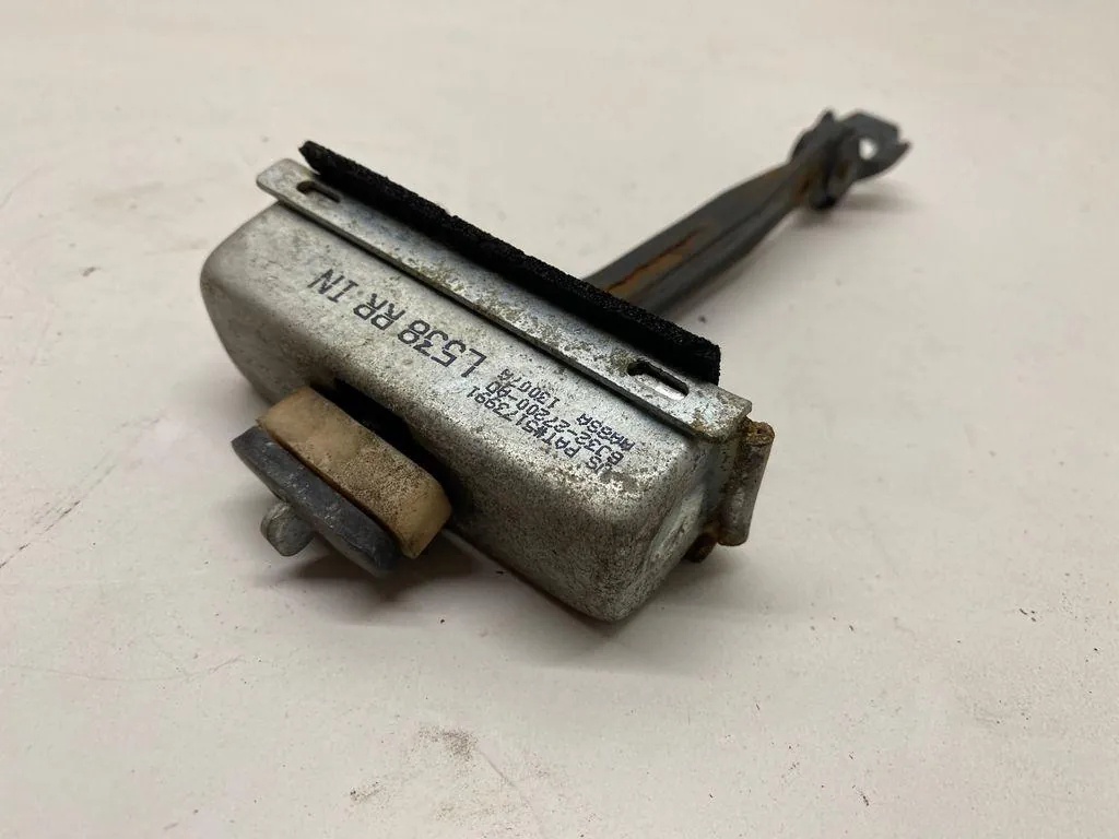OEM BJ3227200AD Oviestäjä Taka Oikea Range Rover Evoque